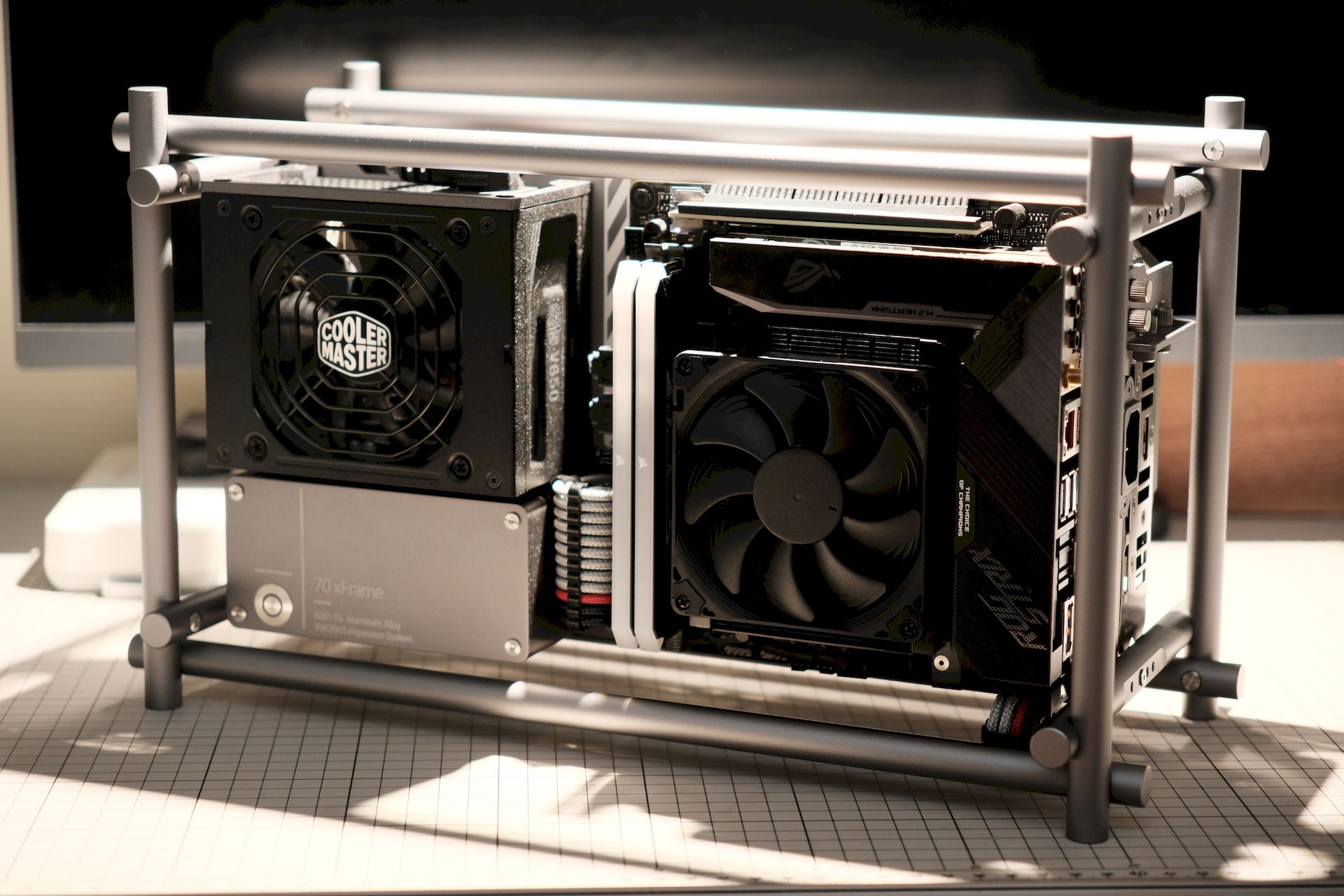 xworks 70 xframe 装机 10 完成组装 爱拓思 a4开放式itx机箱 超框架