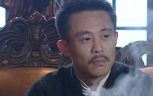 大染坊陈寿亭得知周涛飞被日本人暗杀把卖布的钱全捐了要抗日