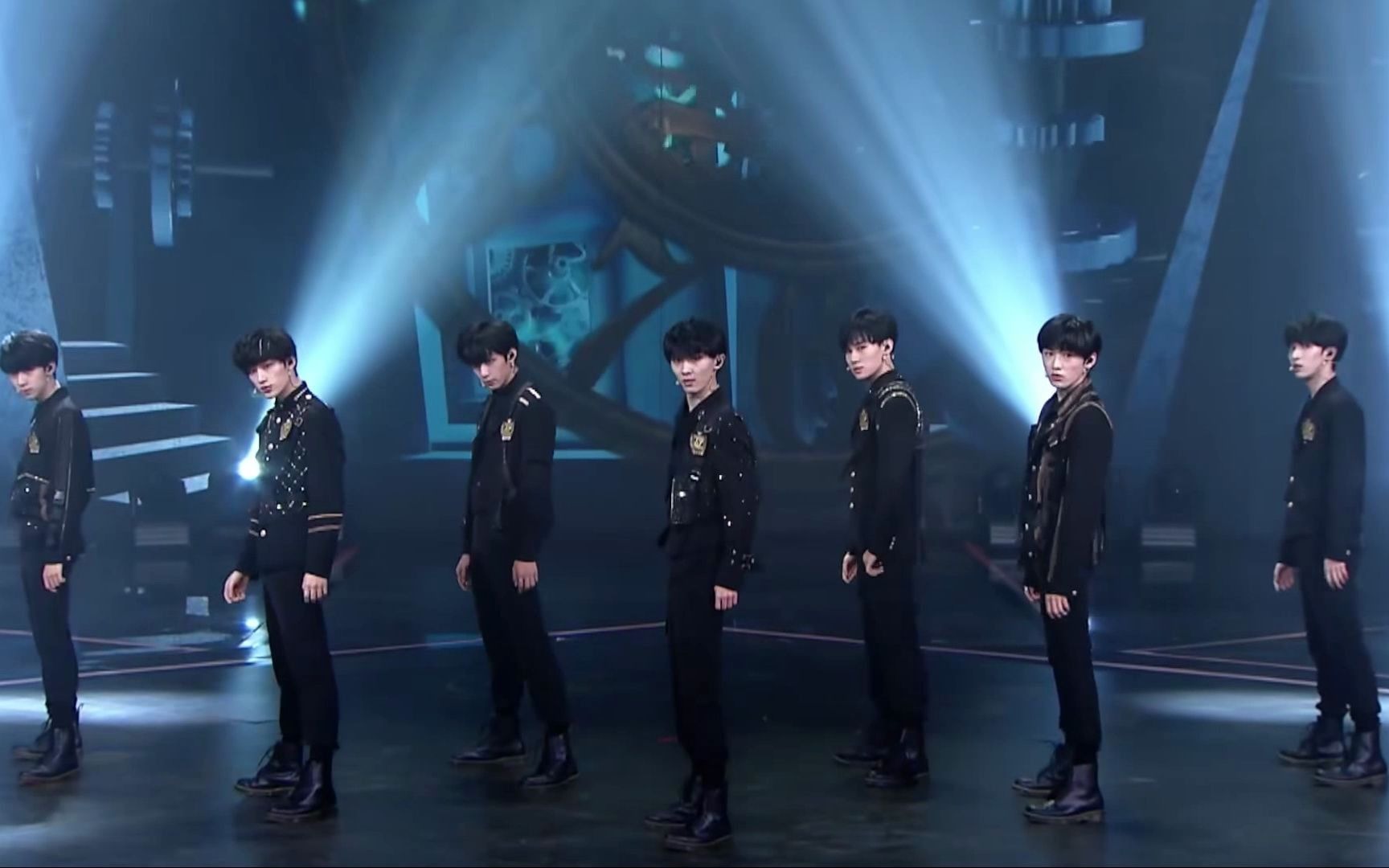 tnt时代少年团相遇一键换装混剪舞台指尖伪卡点丝滑每一套打歌服都