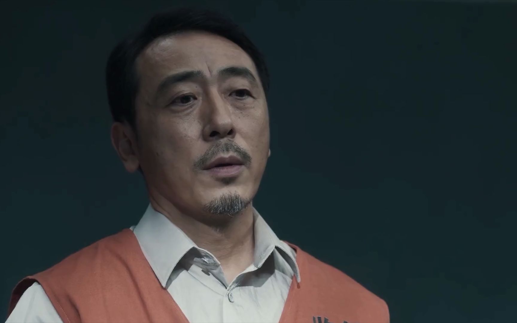 扫黑风暴1:中央扫黑组入驻绿藤市,黑老大竟敢当面将证人灭口!