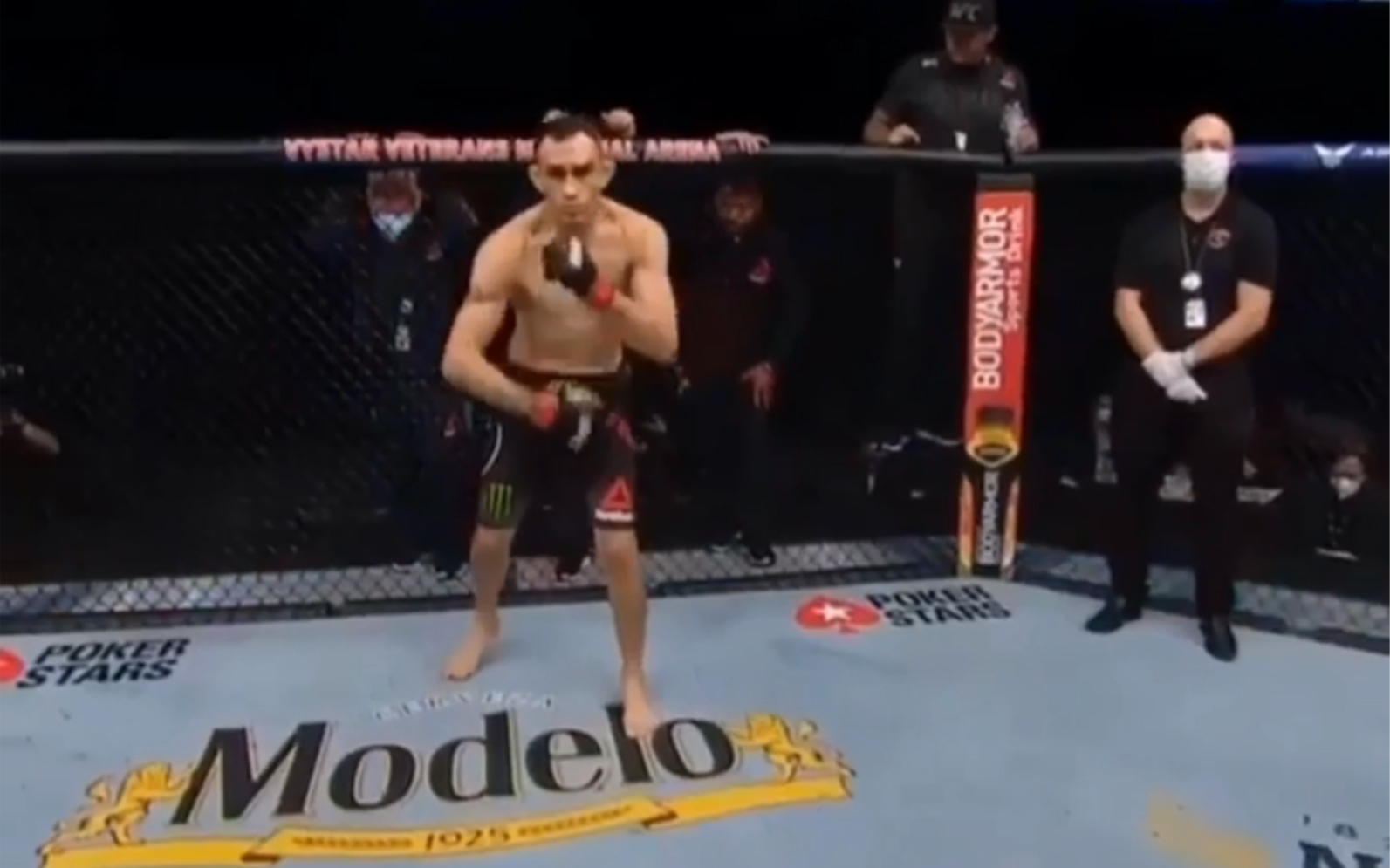 [UFC-256] 来回顾下夜师傅的经典出场动作_哔哩哔哩_bilibili