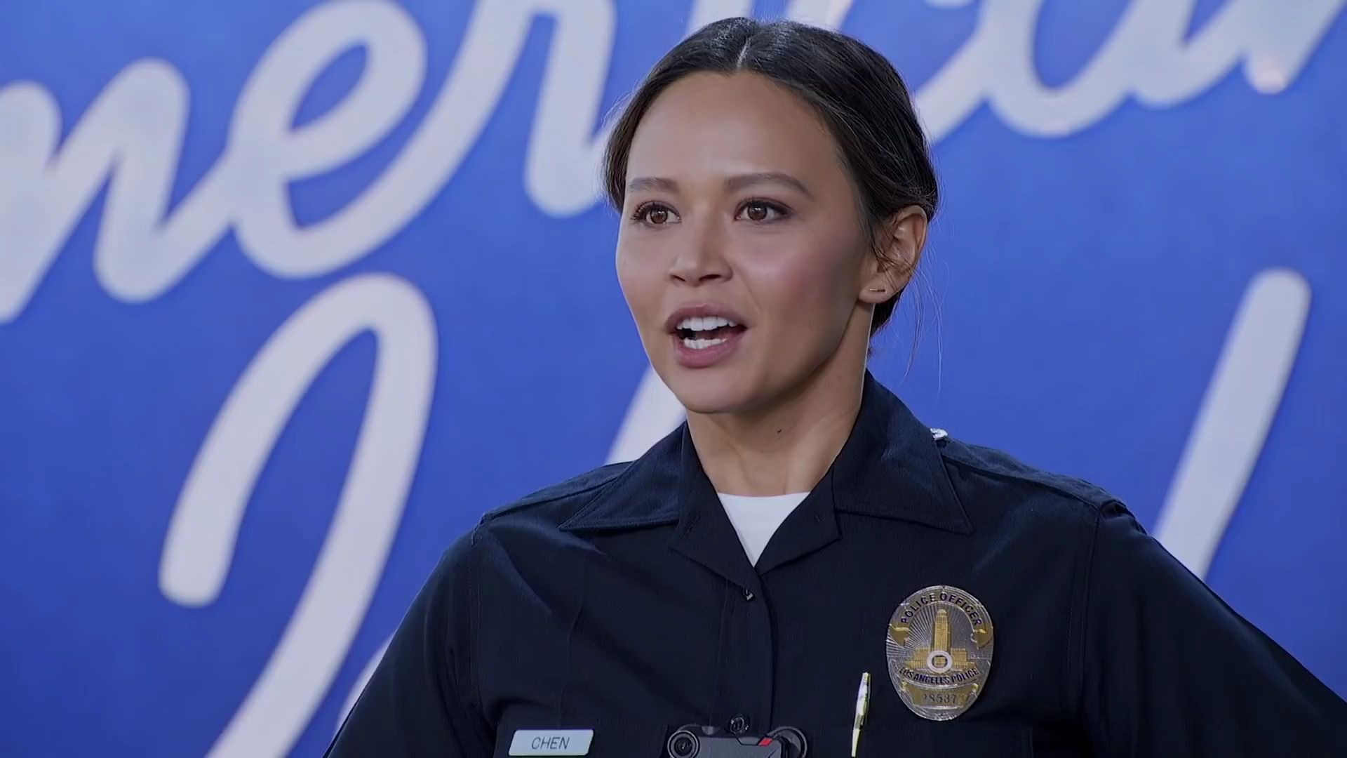 菜鸟老警的lucy chen误闯《美国偶像》海选现场 american idol