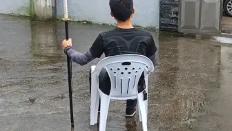 下雨天，但老爸是鬼泣玩家