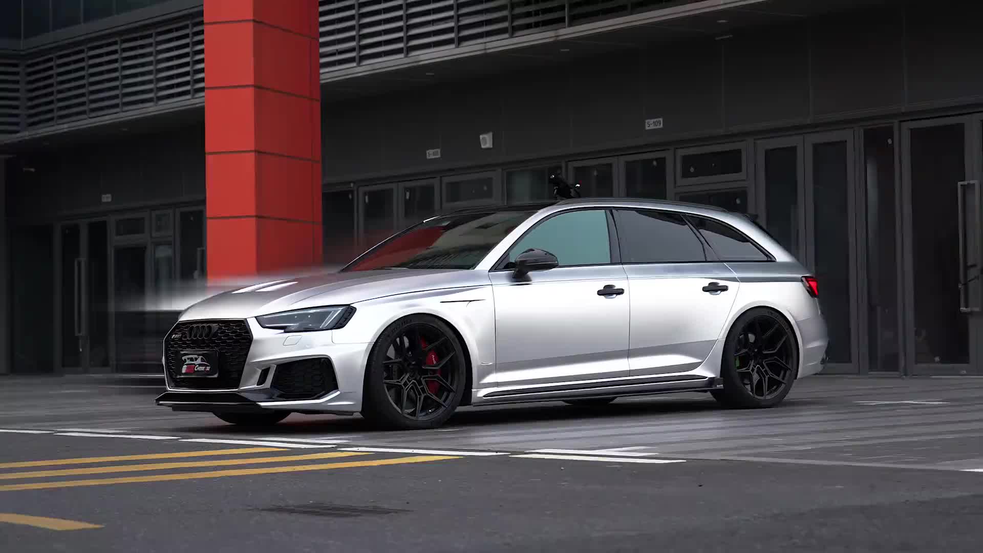 奥迪rs4 -ek改色膜亚历山大银,帅出天际-ekfilm改色膜-ekfilm改色膜