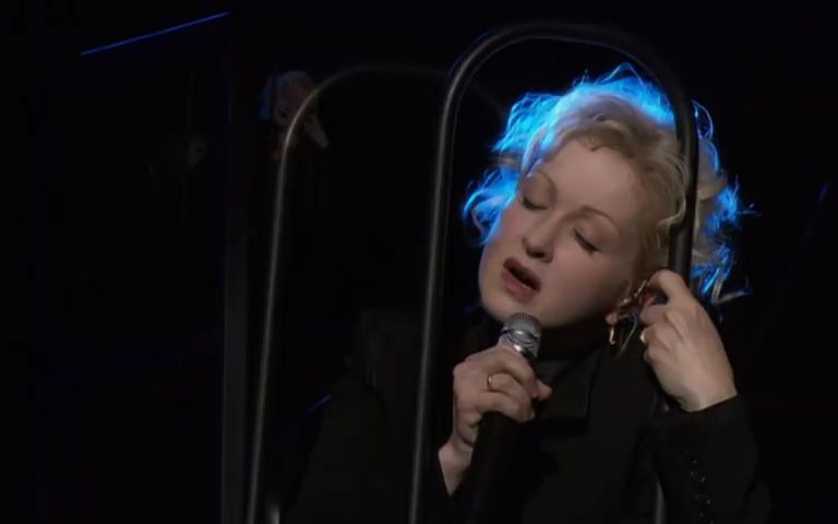 [图]【人鬼情未了主题曲】Cyndi Lauper - Unchained Melody (2004 from Live...At Last)