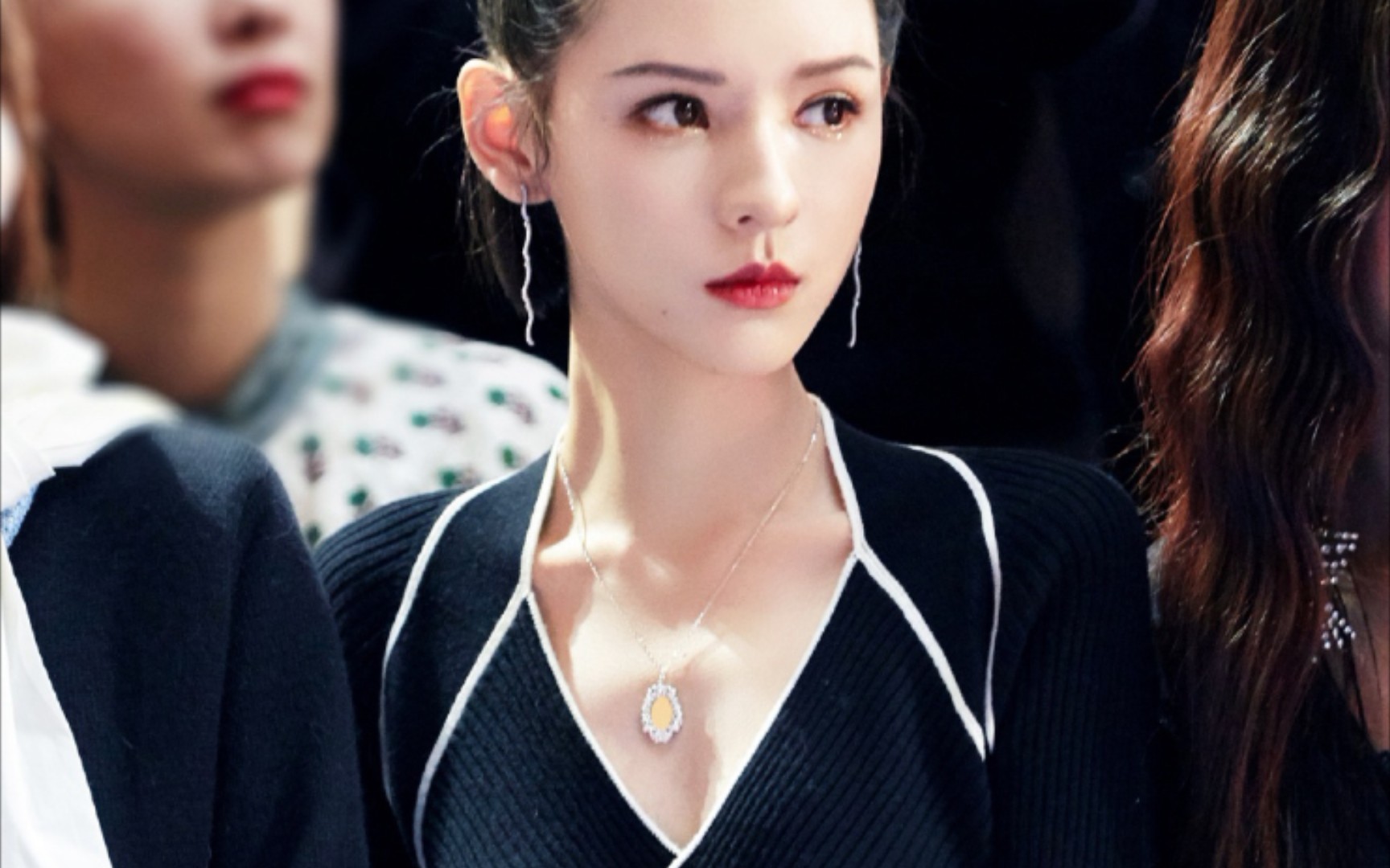 活动  王思聪最美前女友,张予曦包臀短裙秀骨感身材,扎双马尾像漫画女