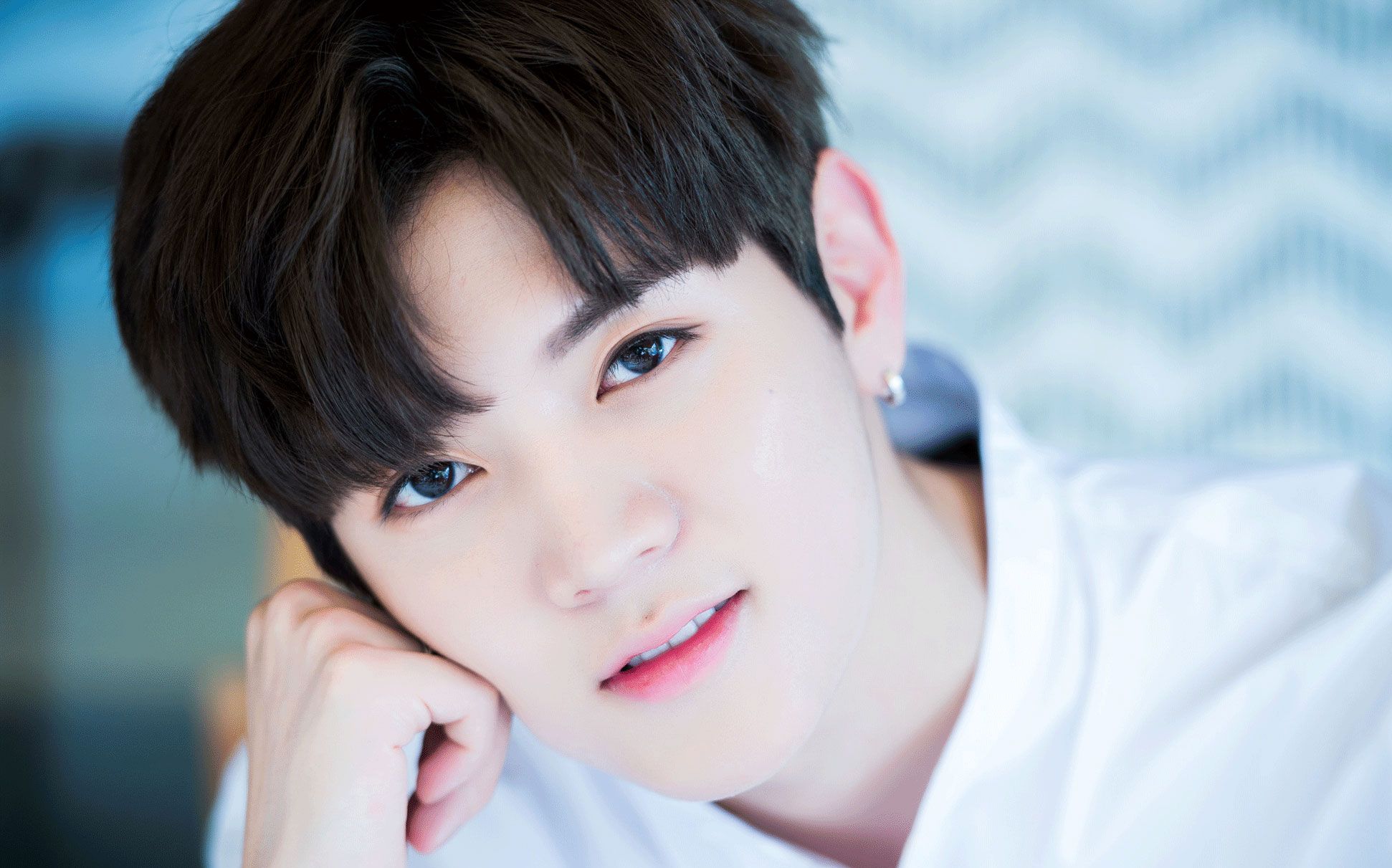 崔珉起社会你莲哥人小话少力不小