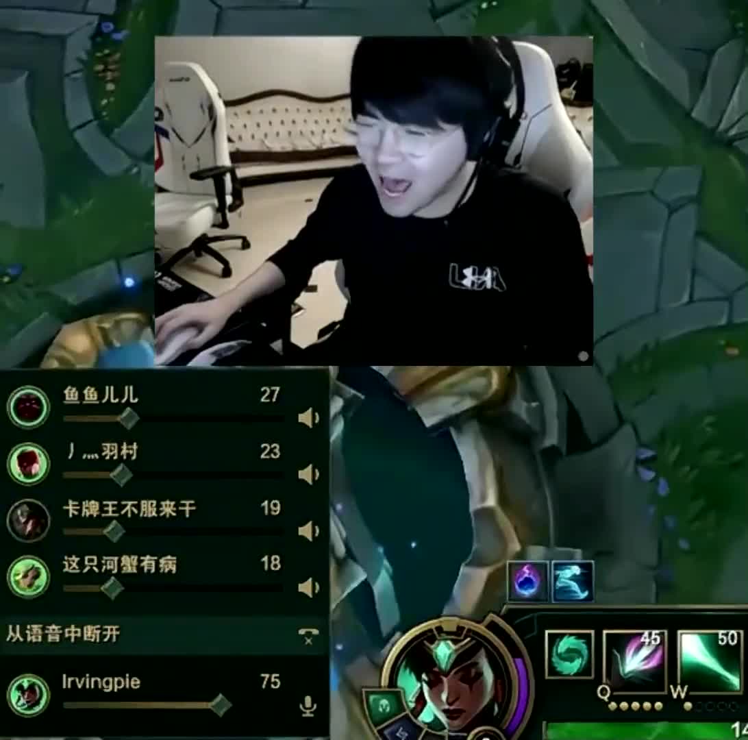 姿态和黑铁水友组排,被气到破防,直接开麦,说话,你们给我说话!