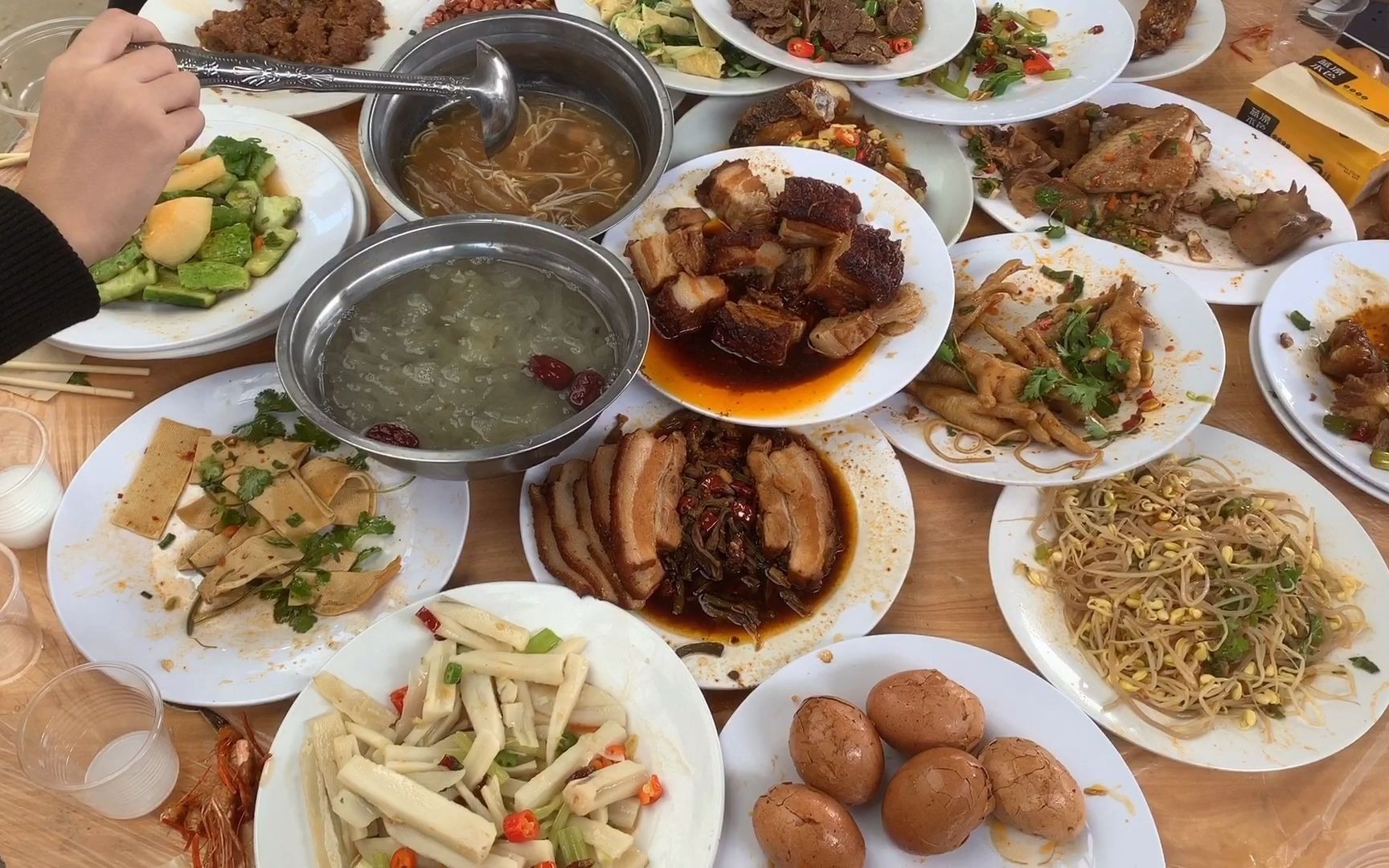 枣阳叔叔家请酒席有24道菜,第一次吃这么丰盛的宴席,有口福了_哔哩