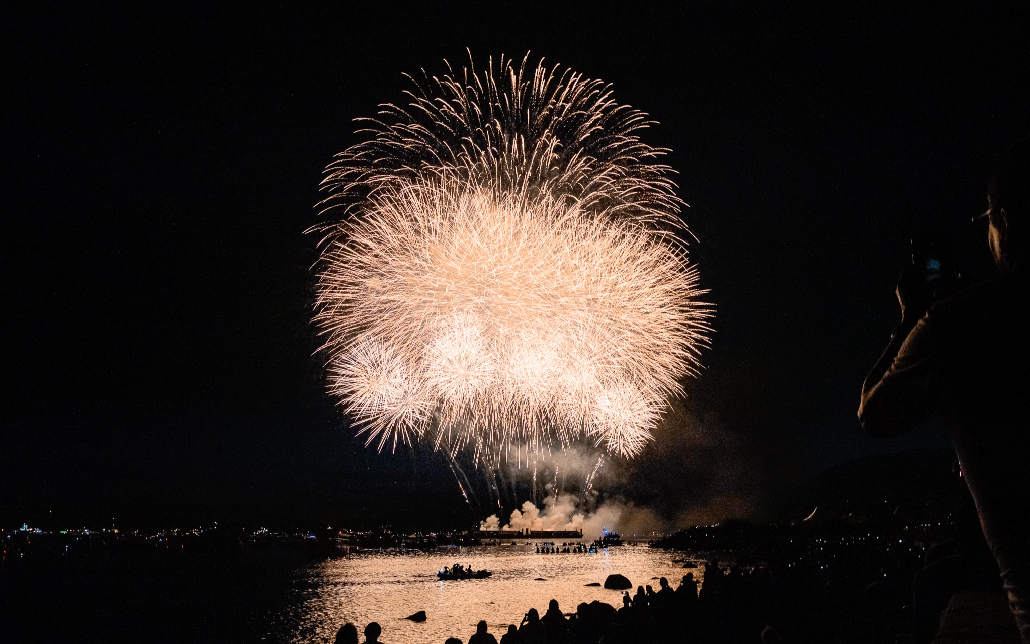 今晚海边的烟花