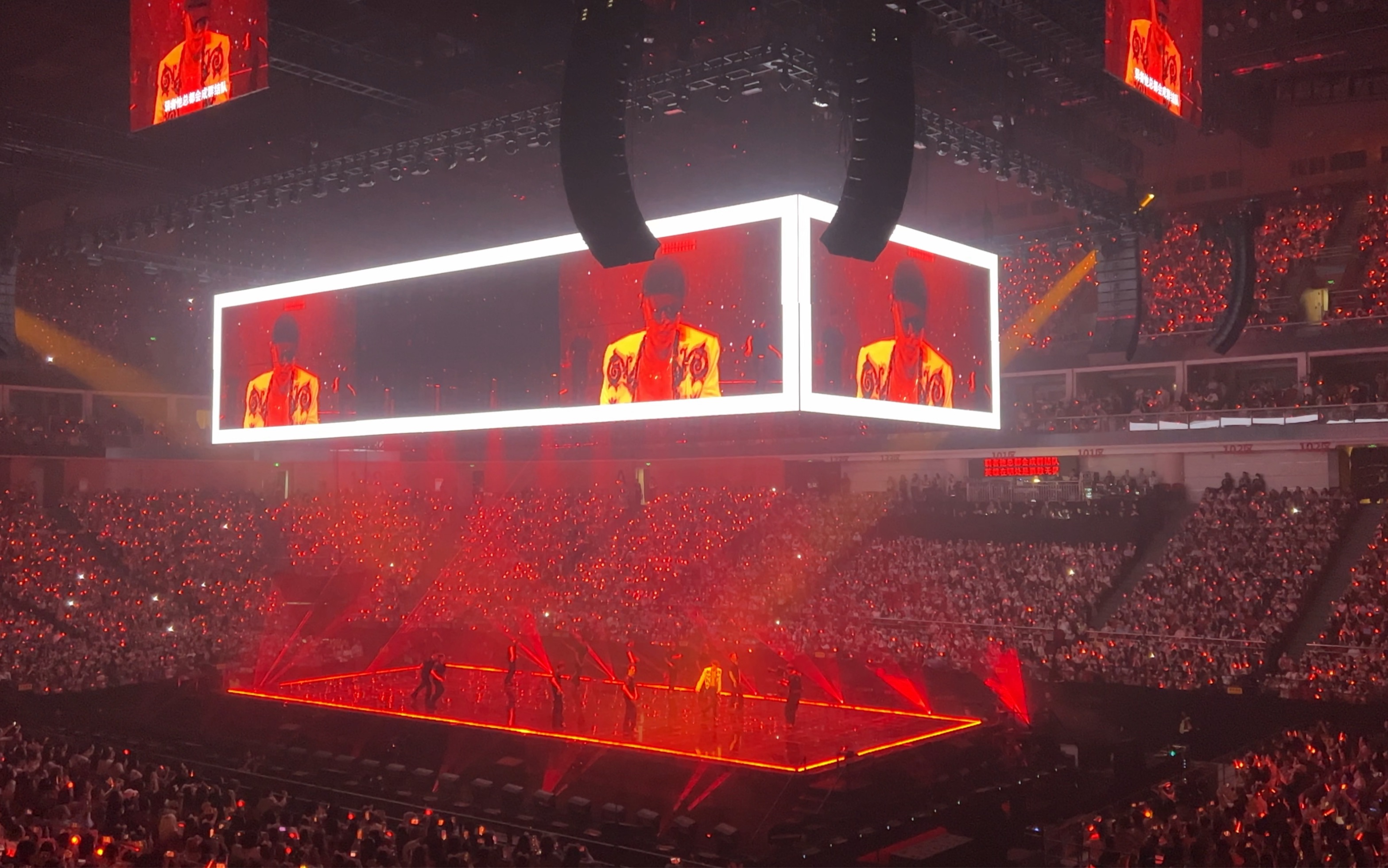 张艺兴演唱会 串烧嗨爆10分钟