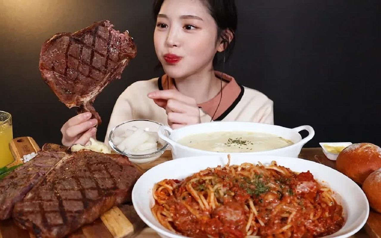 【中文字幕 boki】韩国美食博主 t骨牛排|番茄意大利面|奶油面|面包