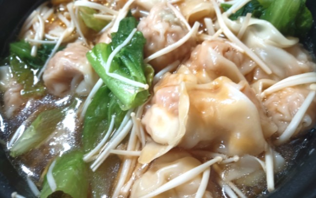 美味的玉米猪肉馄饨,老妈的味道.