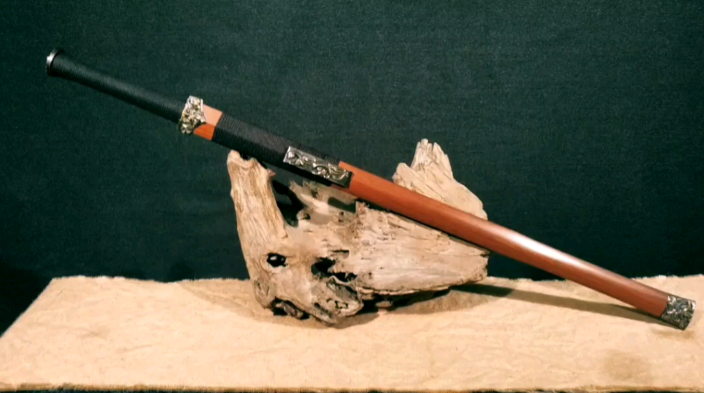 三尺青锋话龙泉!