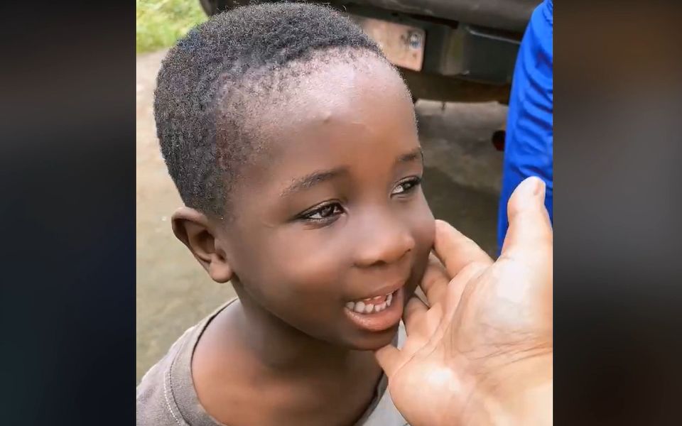 非洲飞哥8月27日下午直播(弹幕版)--渔获大比拼 钓鱼去啦_哔哩哔哩