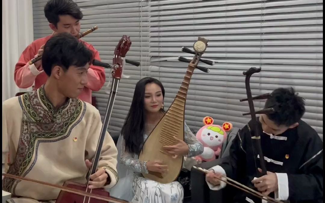 完整版赛马,马头琴斗二胡#网络青晚#小陈同学@共青团中央#音乐