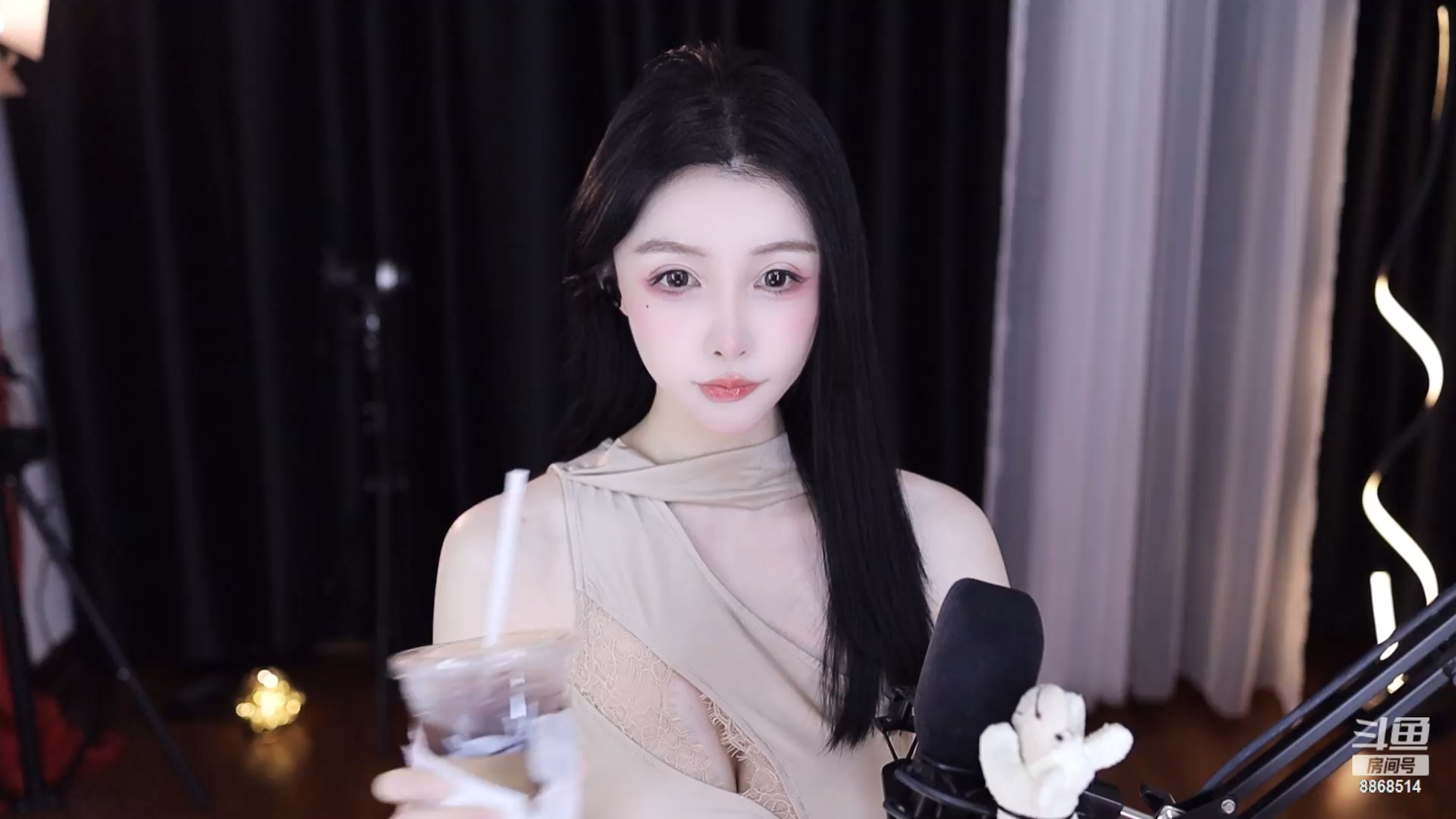 2024-05-21斗鱼舞蹈主播 有人管管这个小朋友吗