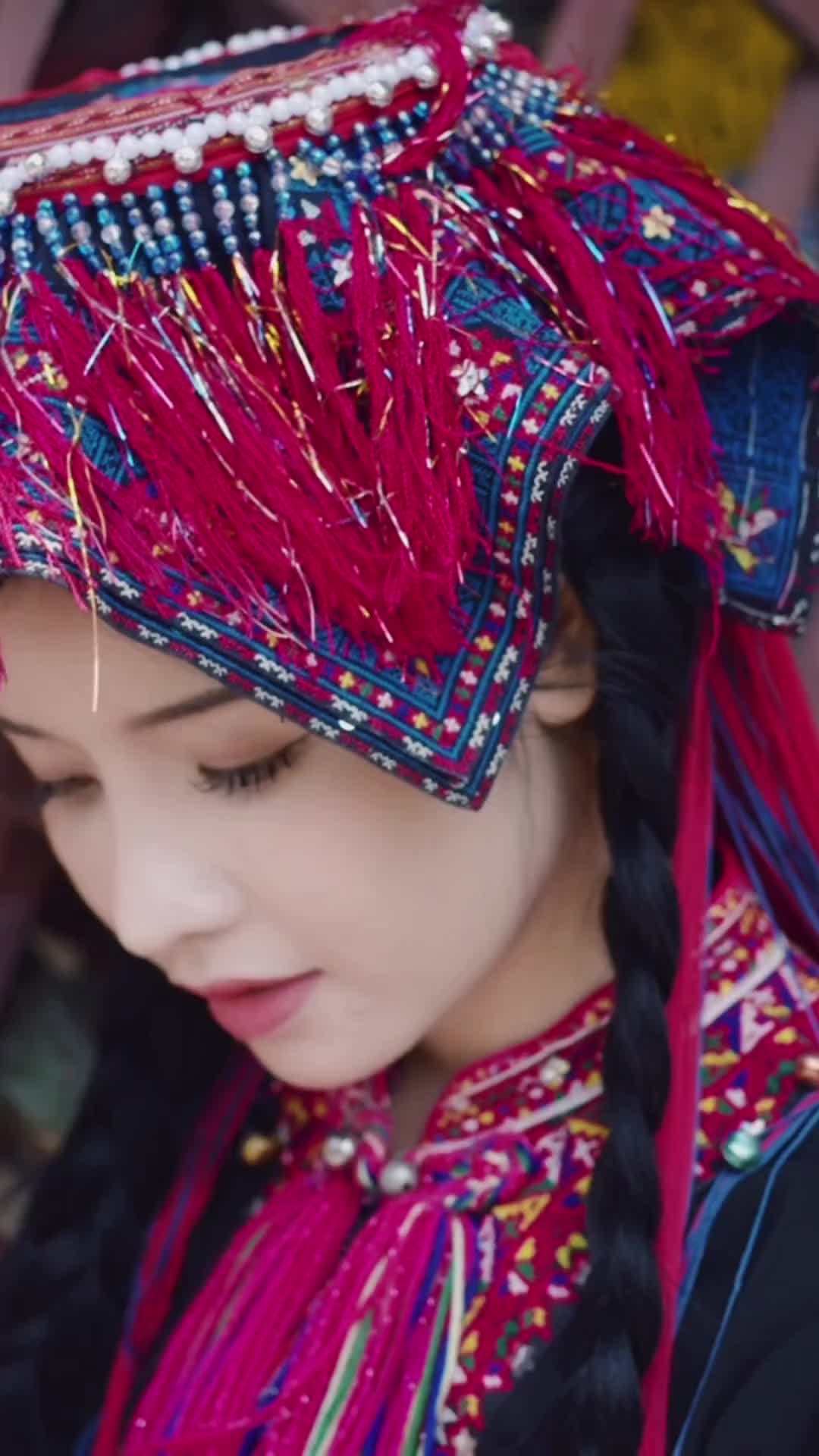 少数民族风情我为家乡代言海南苗族非遗苗绣曾若馨一针一线绣吉祥