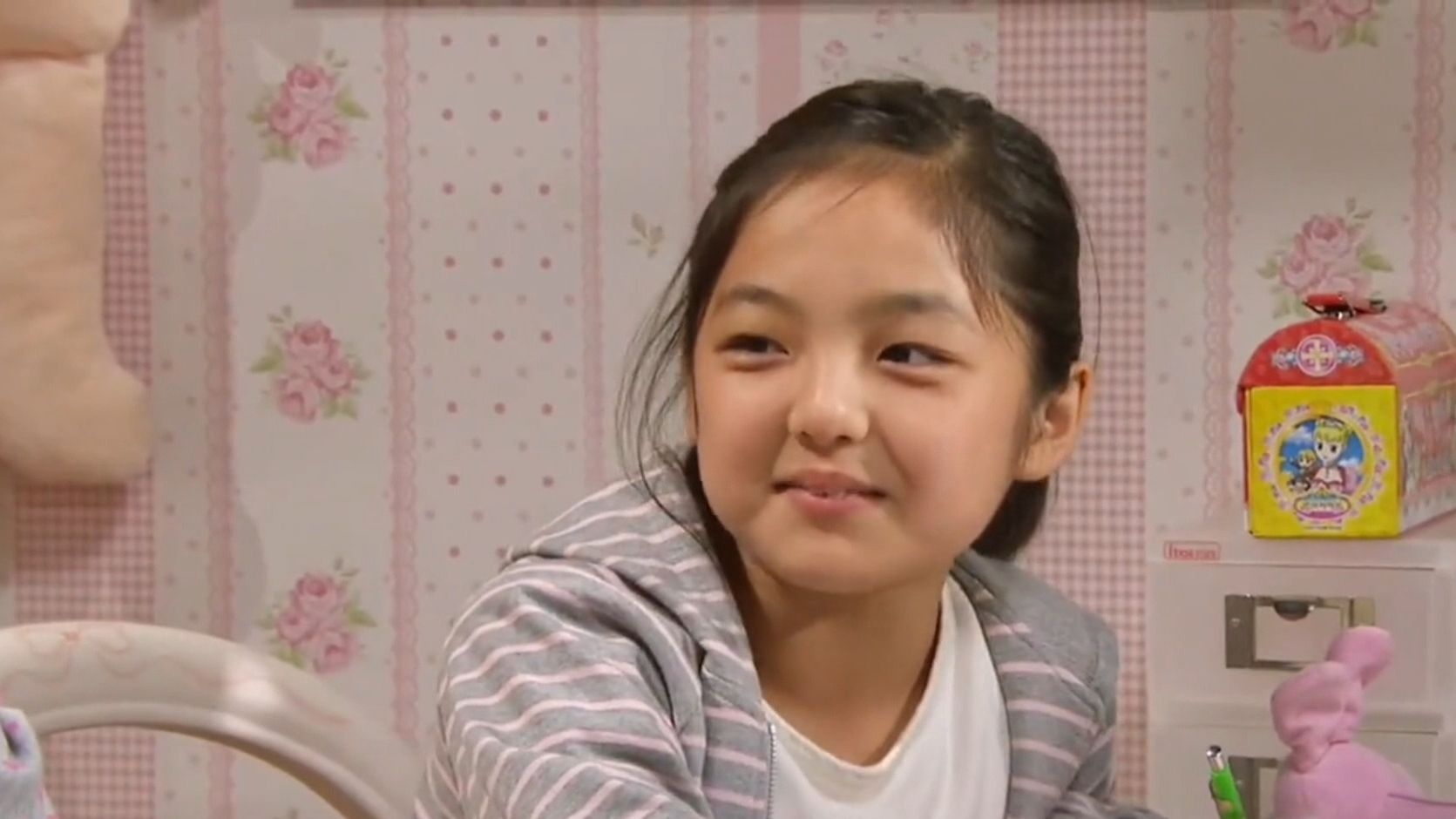 第14集:新爱写的童话故事,让海丽心心念念,欲罢不能,她不断去催更