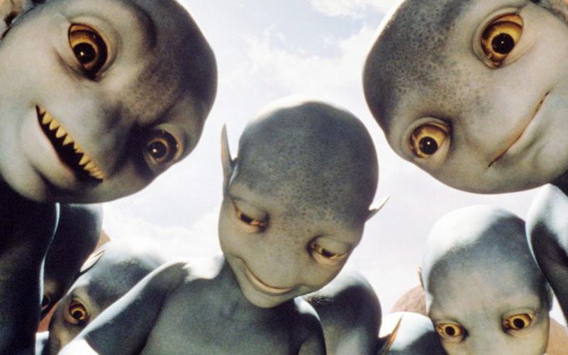 呆萌外星人把电视剧当现实,过气演员摇身变宇宙英雄,3分钟看完科幻