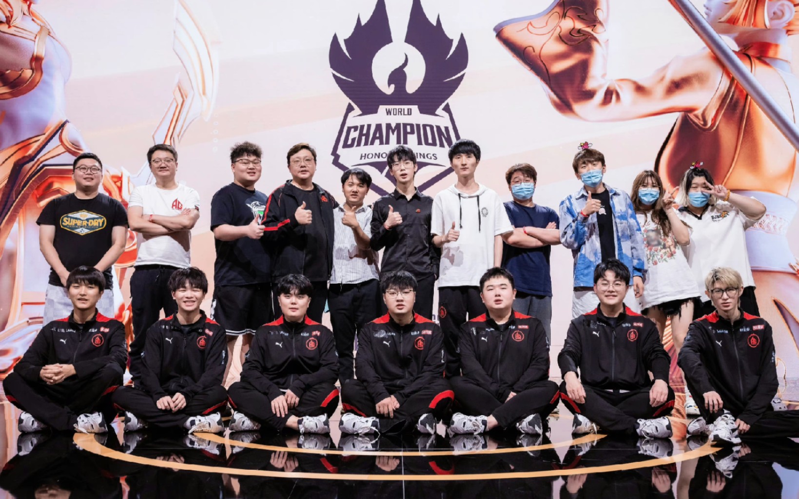 世冠的ag永远闪闪发光,祝愿各位顶峰相见