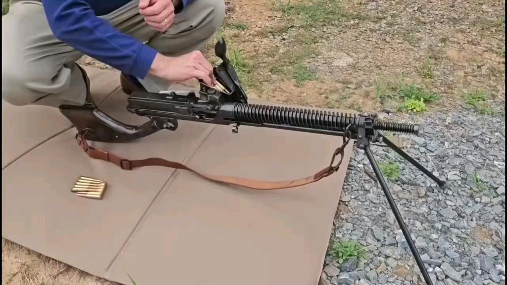 小日子の大正十一式轻机枪实弹射击