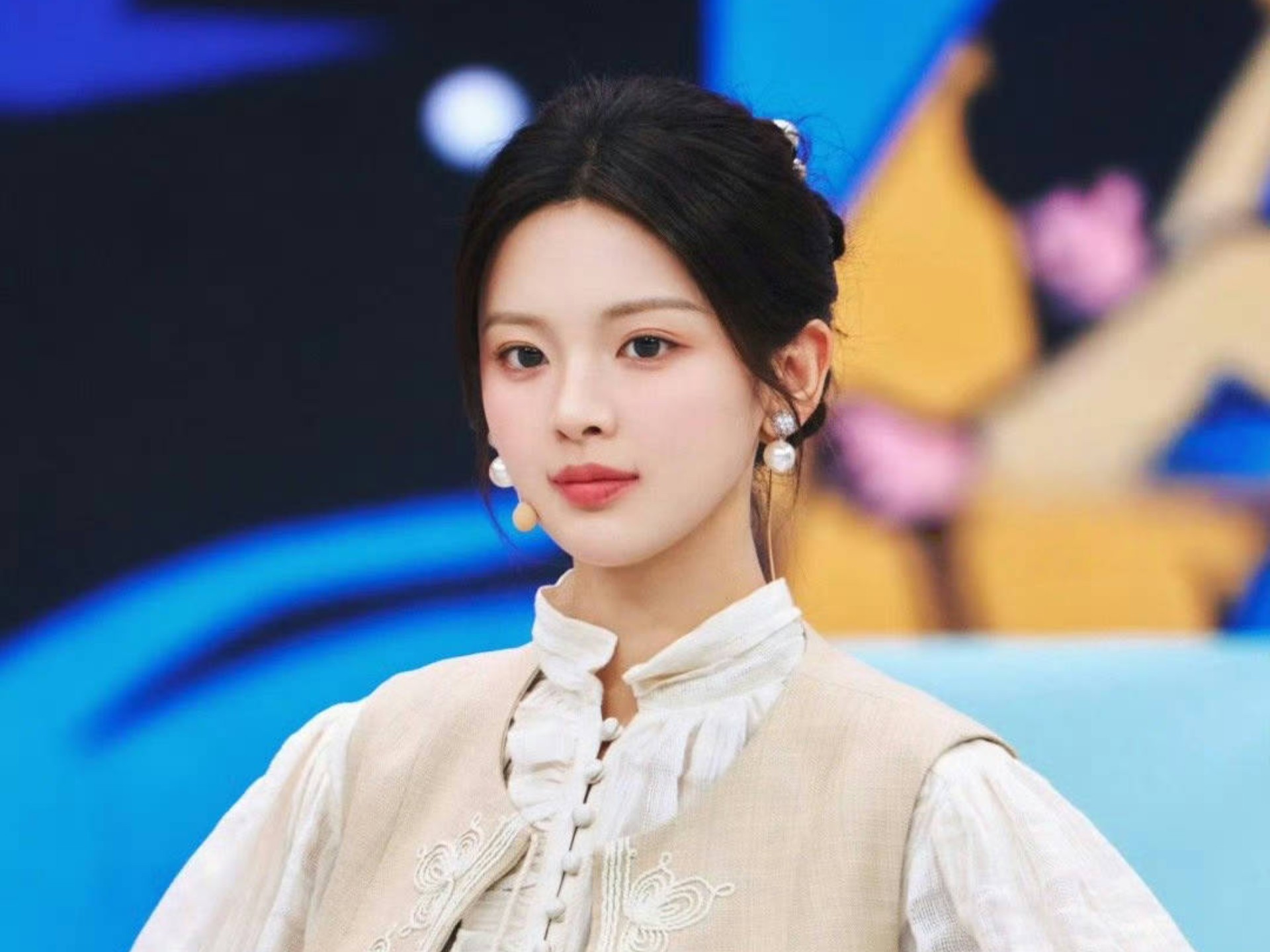 杨超越最新一见你就笑综艺现场