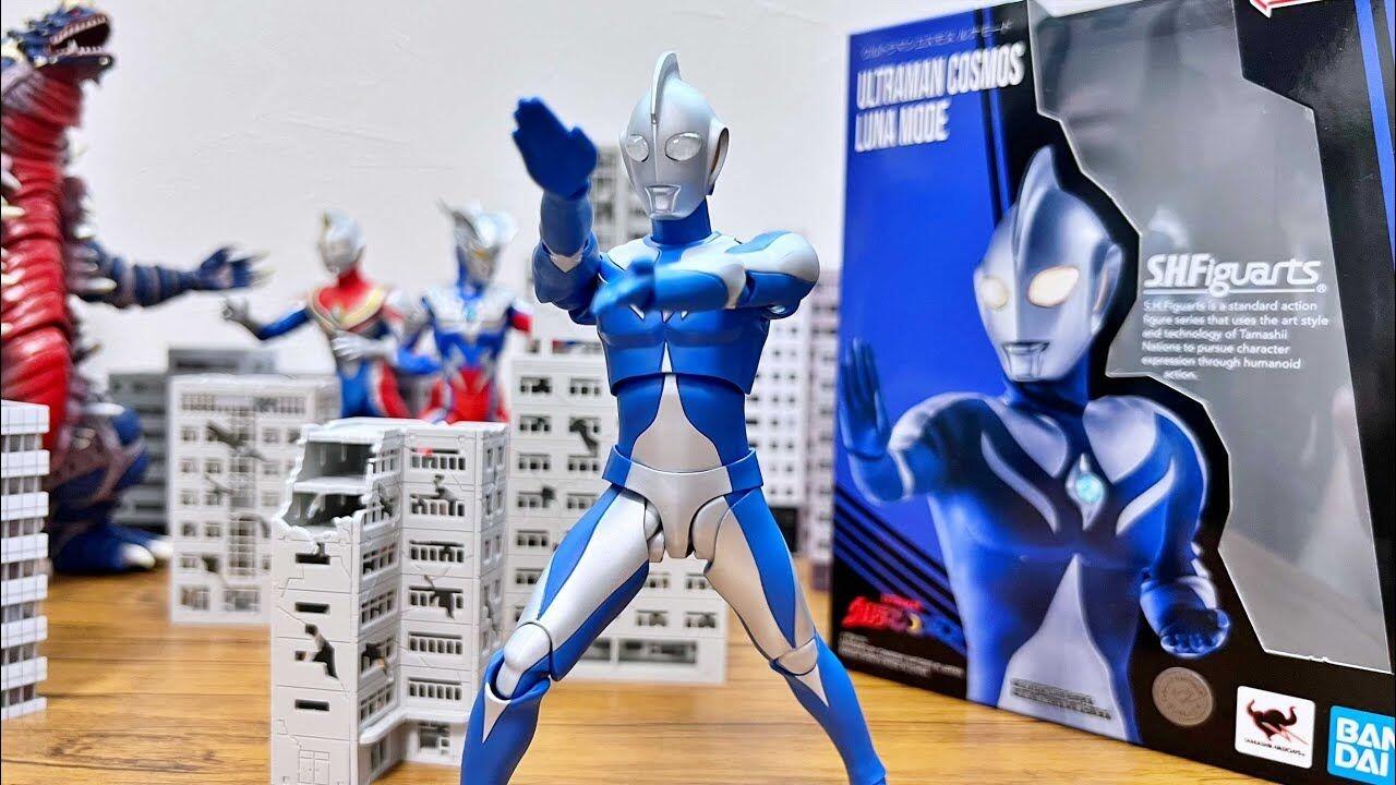 光る巨人】【ファン待望‼︎】S.H.Figuarts. ウルトラマンコスモス 