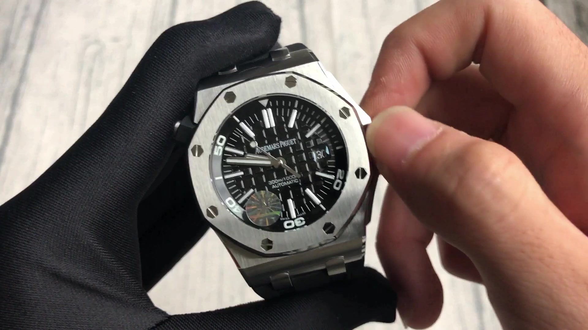 爱彼皇家橡树15703系列腕表,夏天游泳使用