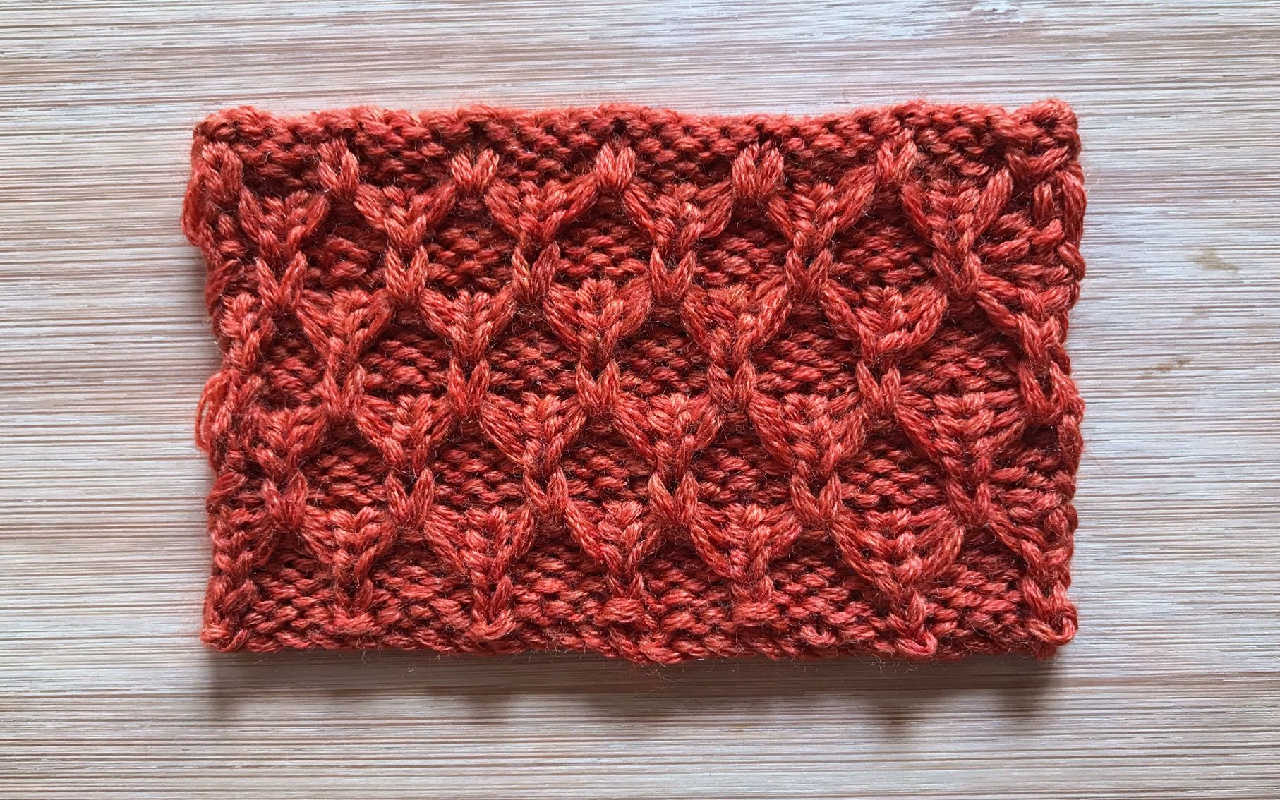 很立体的菱形花样像手拉手给儿童织大衣很帅气