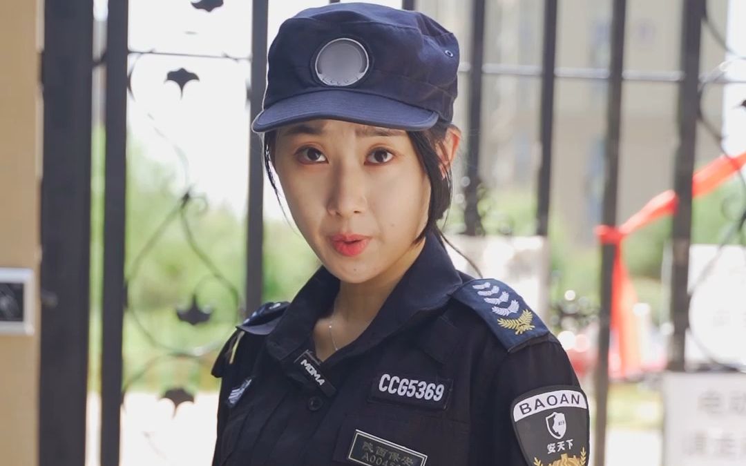 美女保安这波操作没毛病,必须点赞._哔哩哔哩_bilibili