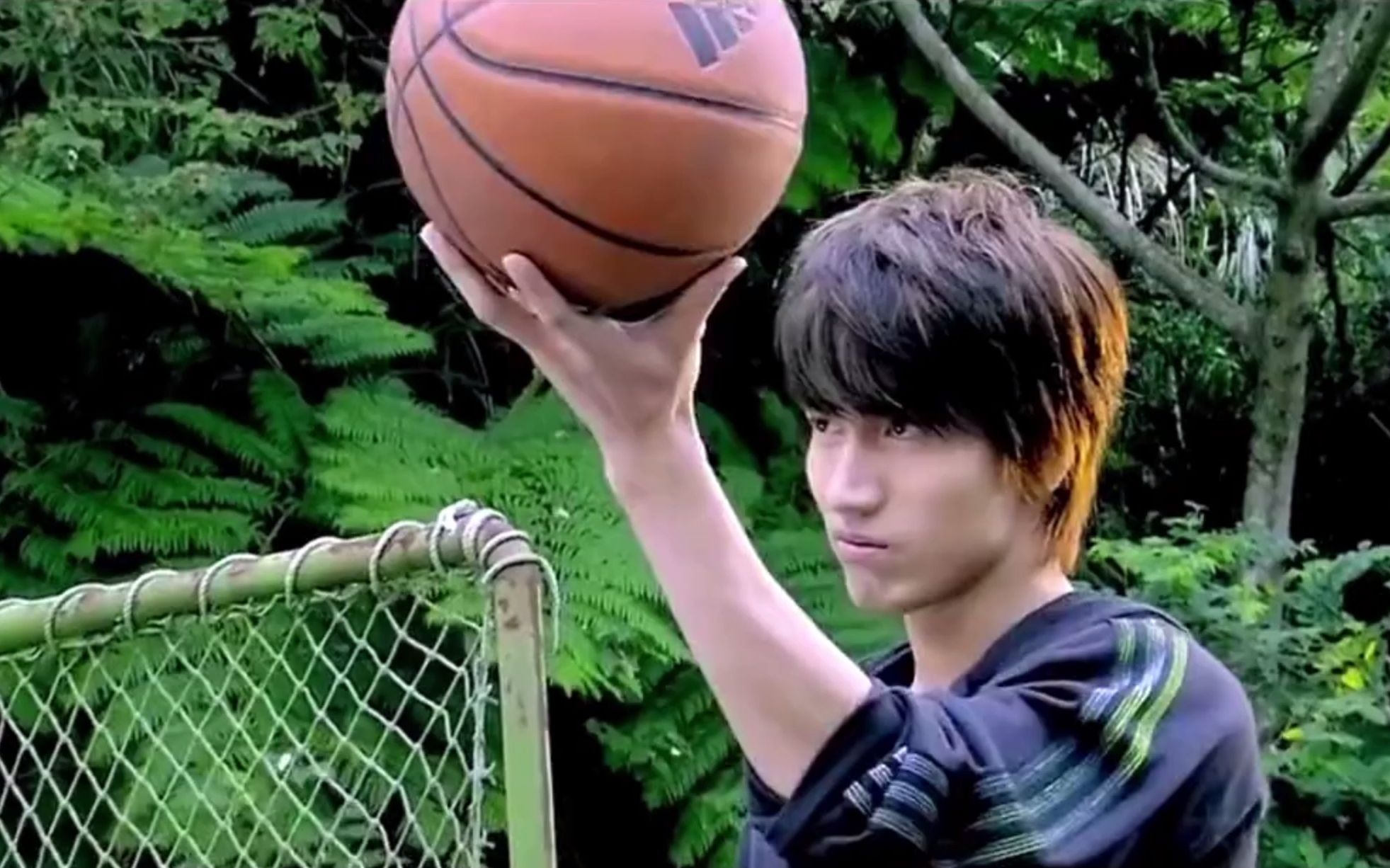 东方翔:听说有个姓乔的在罚球线灌篮?