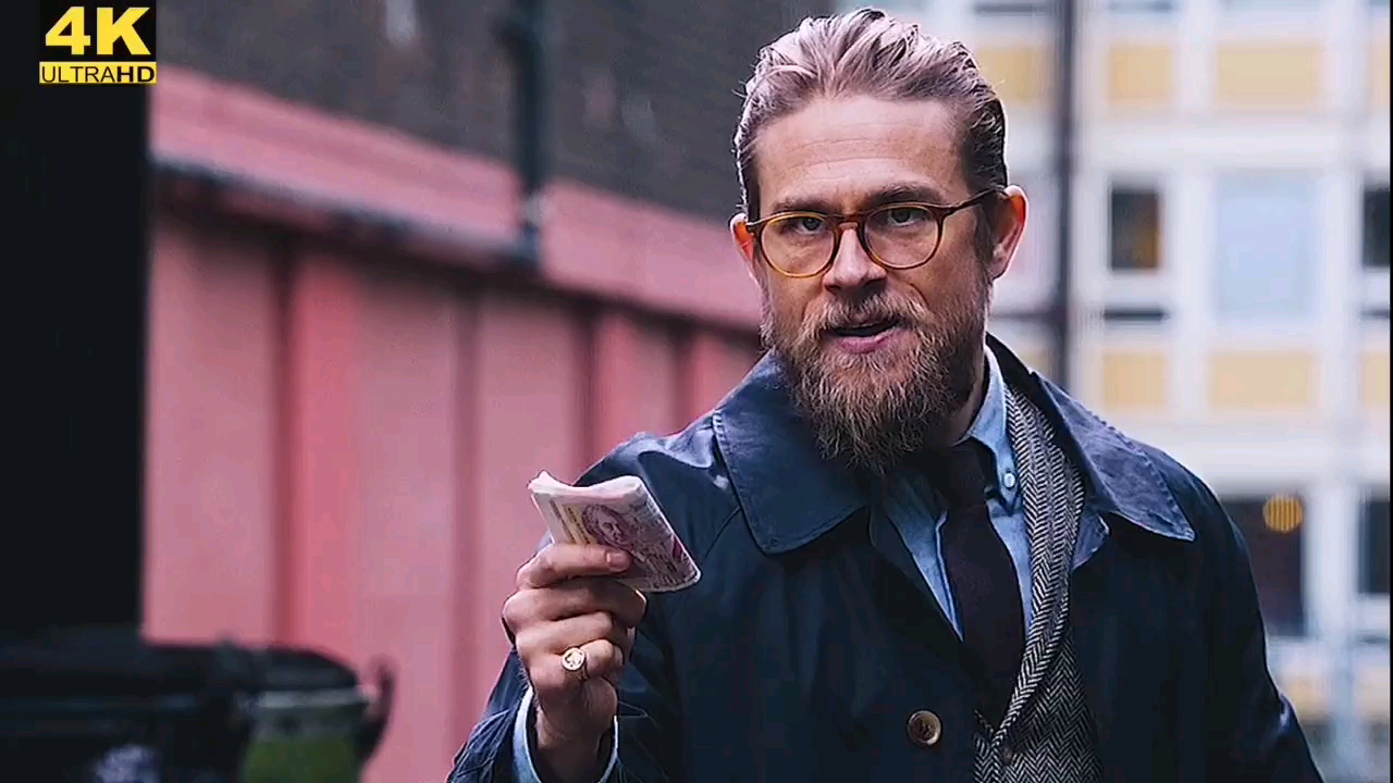 小混混们遇到真正的黑帮小混混们倒霉了