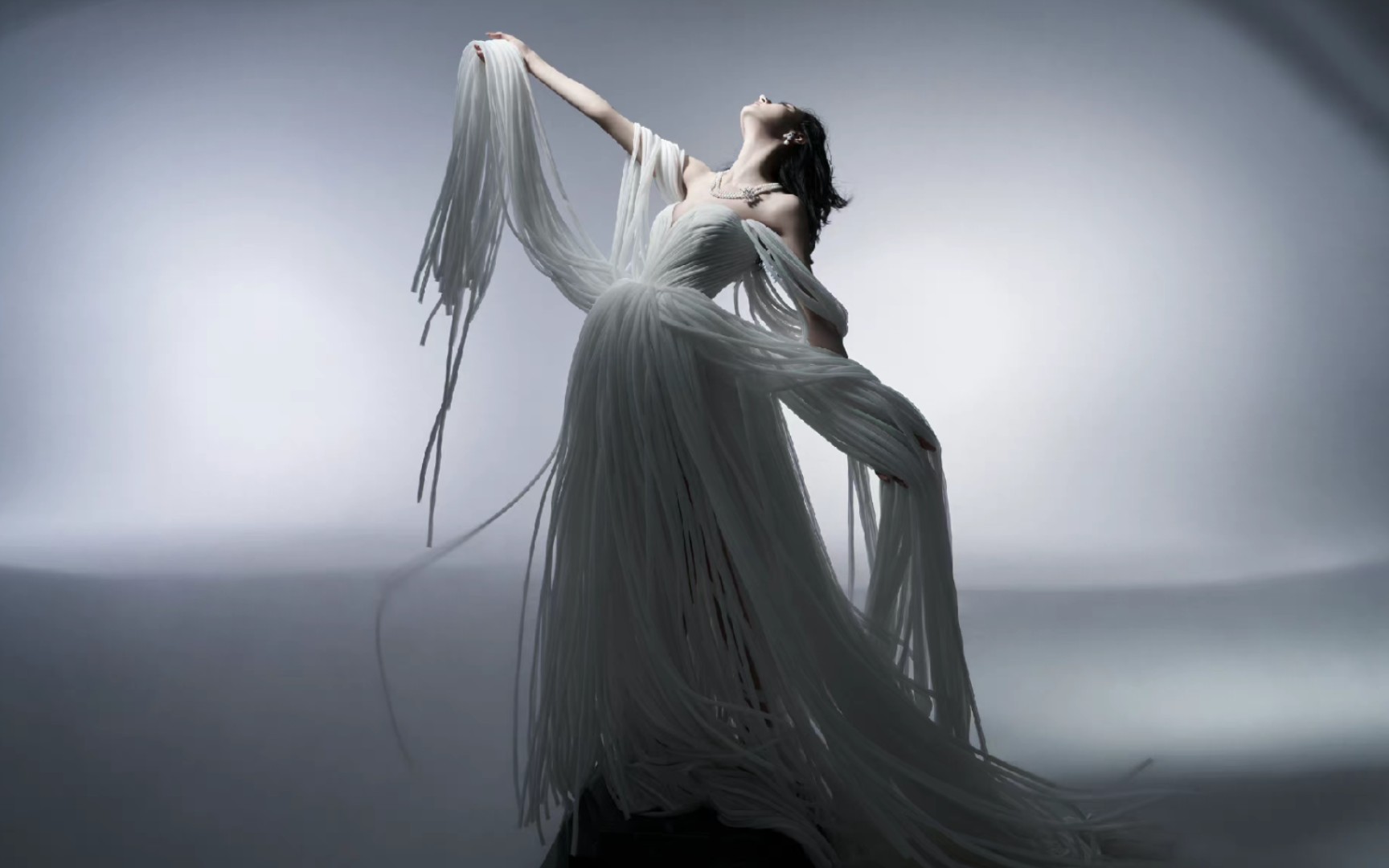 迪丽热巴最新杂志大片美神降世