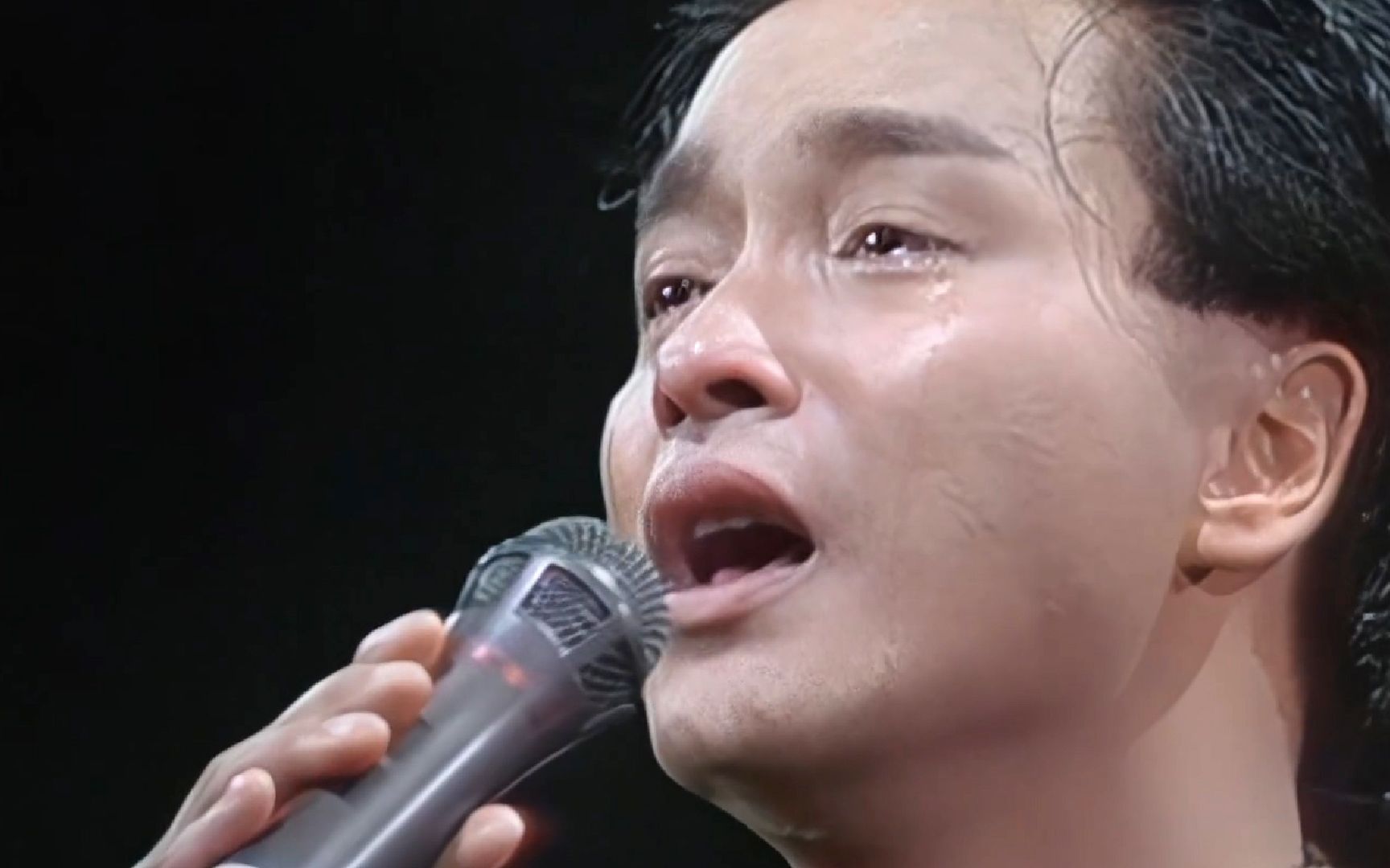 张国荣哭着唱完这首歌从此退出乐坛音乐一响感动多少人