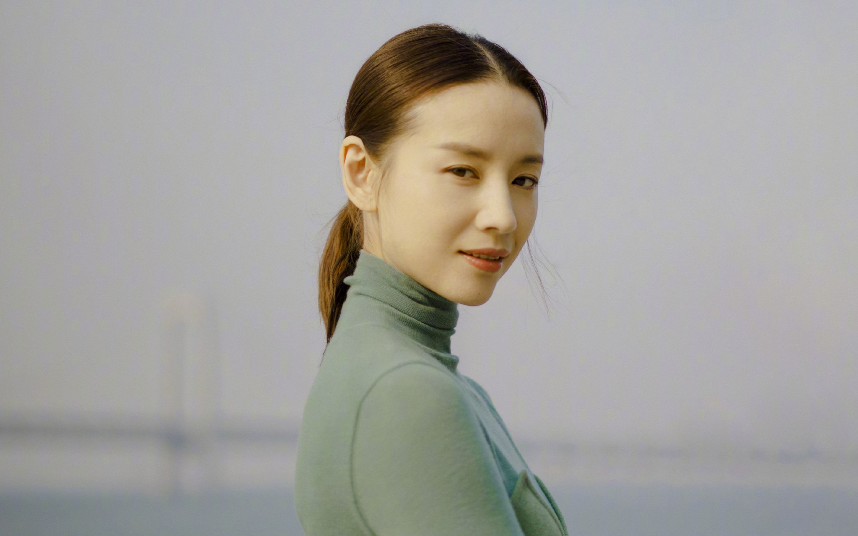 赵丽颖,刘亦菲,娜扎,当红女星侧颜比美,竟然都输给了她_哔哩哔哩 (゜