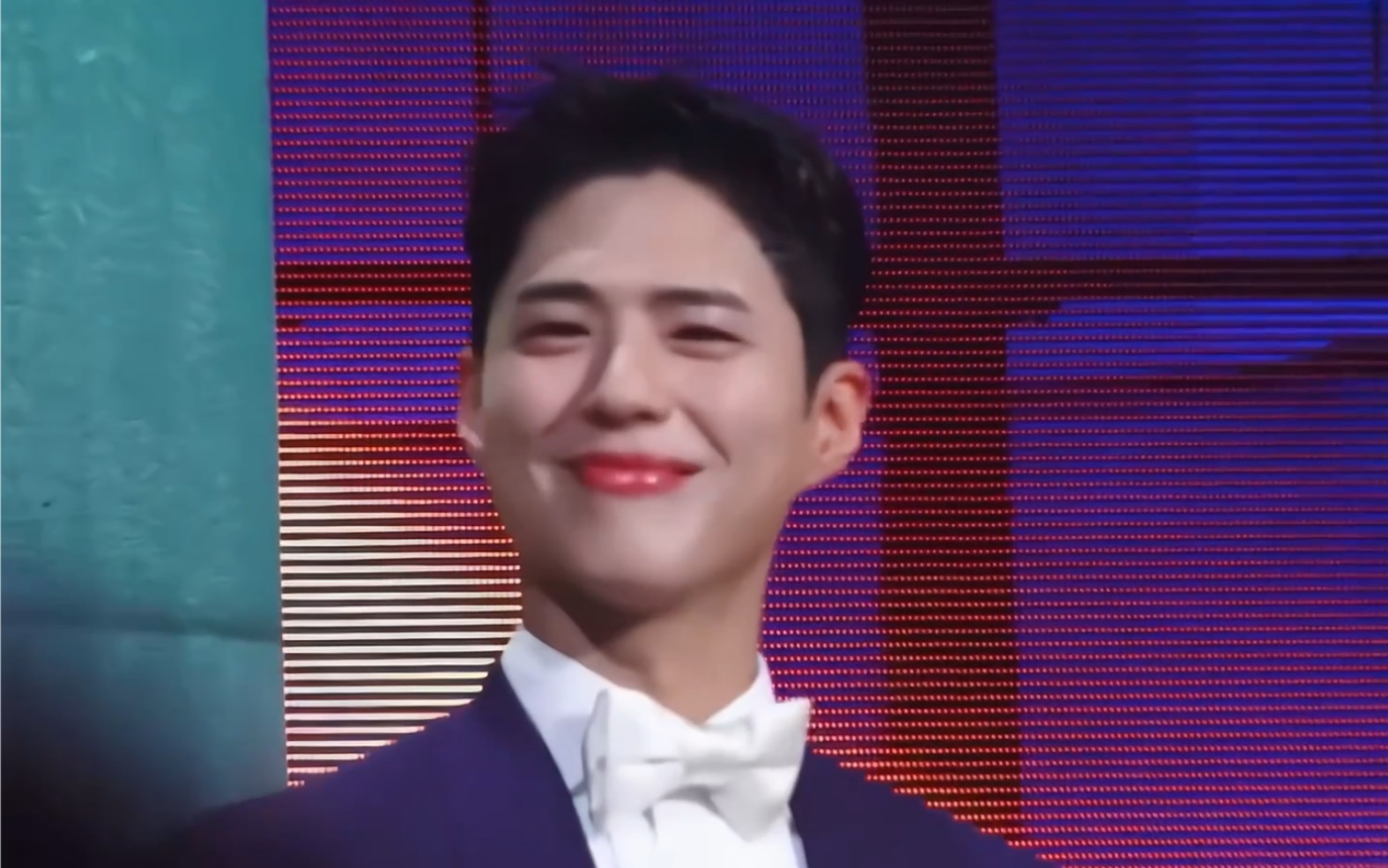 朴宝剑笑起来真的太治愈了!