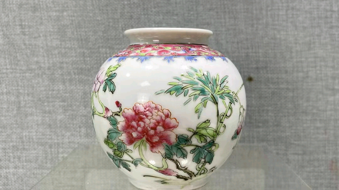 极美洪宪粉彩文房苹果樽民国时期洪宪粉彩文房苹果樽,精中精,尺寸:8.