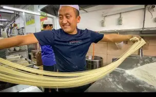 Video herunterladen: 带你观察吉隆坡四家好吃的面食店