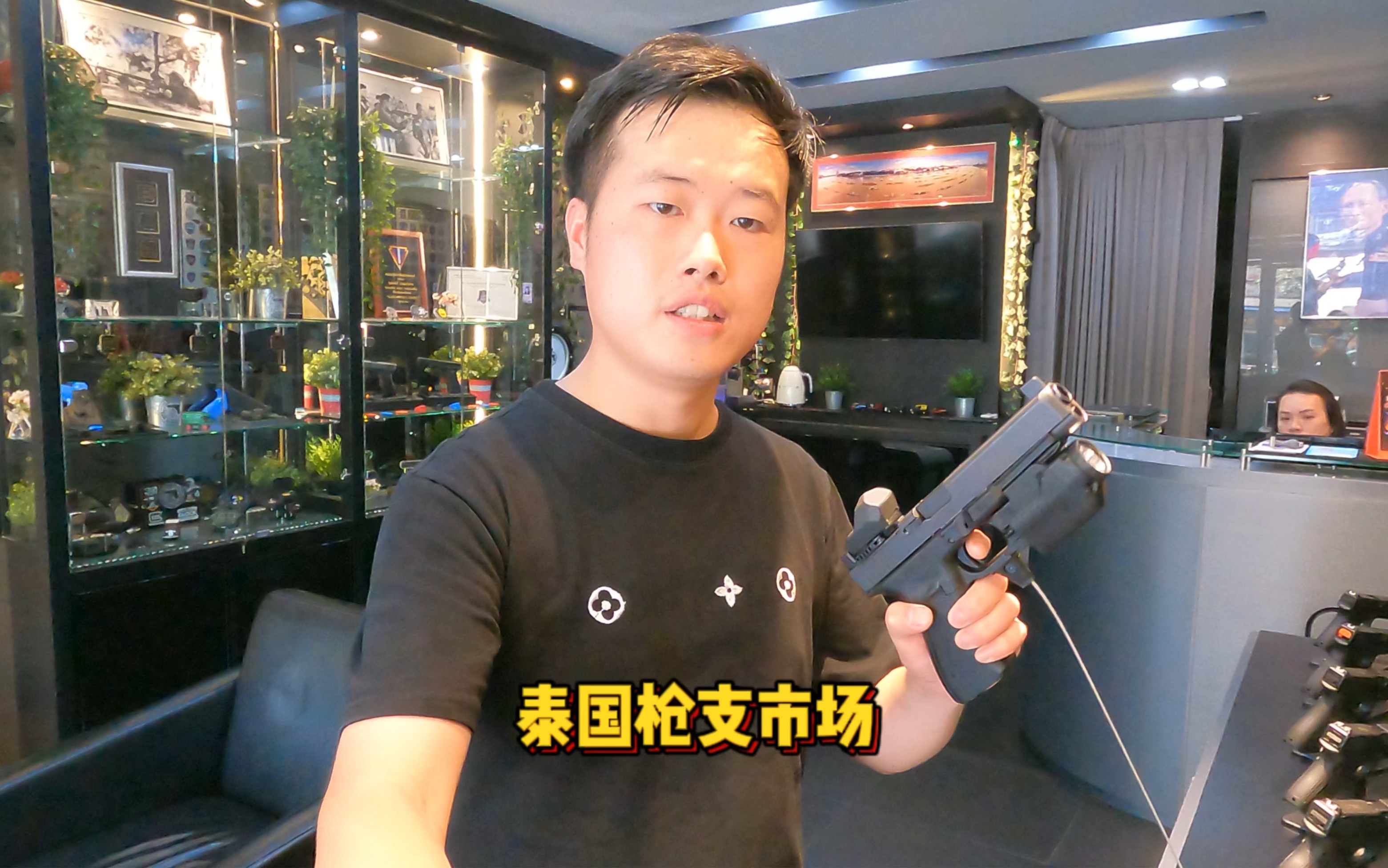 泰国枪支市场如同一个军火库，没想到这里做枪支买卖的都是大生意