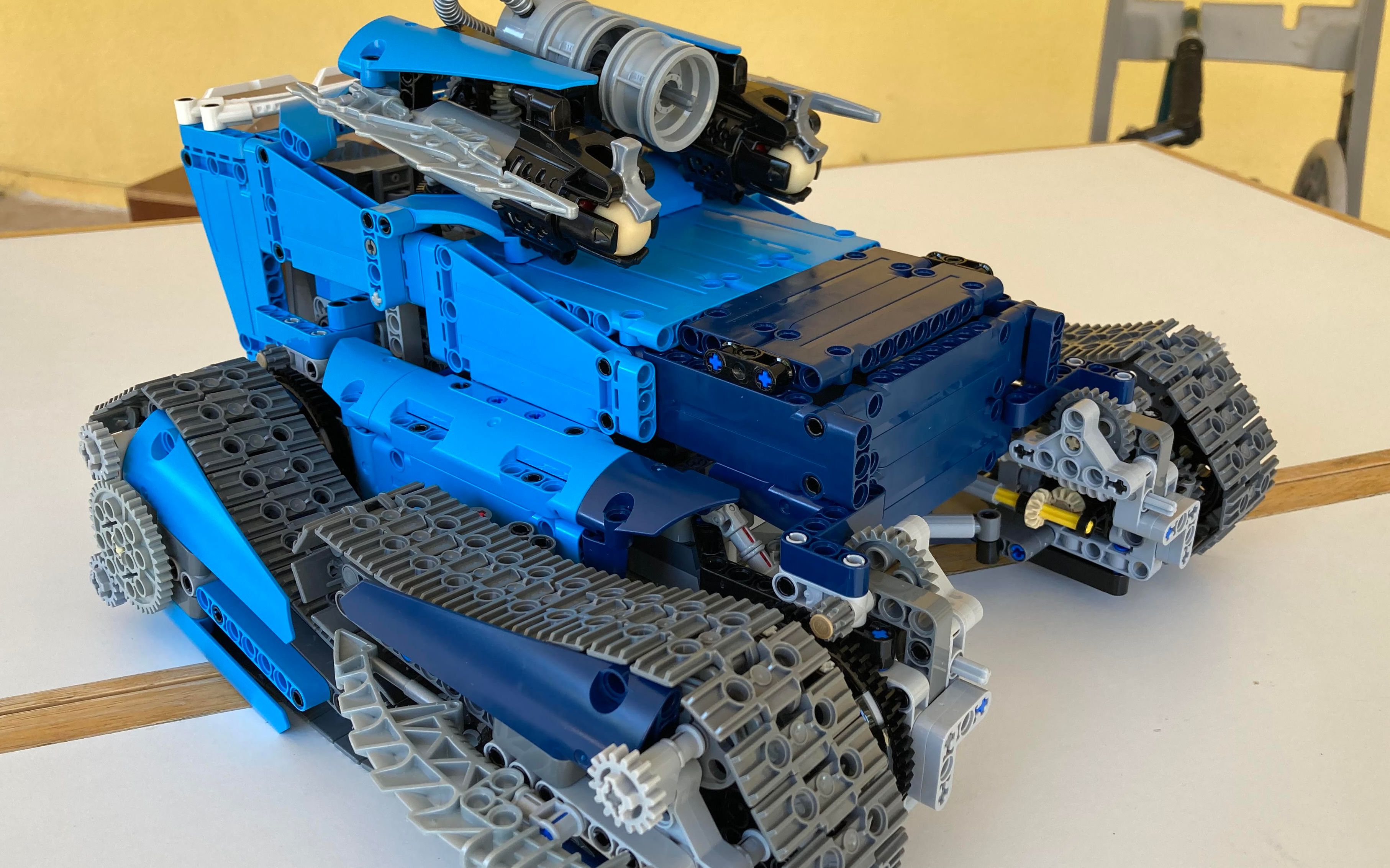 [moc]乐高科技moc 未来概念坦克alpha ratpor