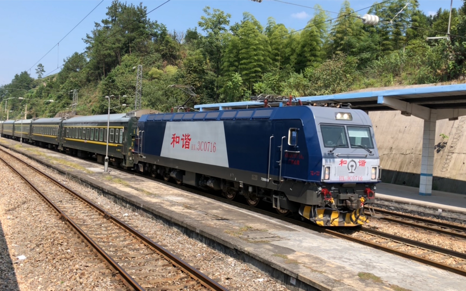 普速列车焦柳线k13732019年9月5日本务广铁长段hxd3c0716