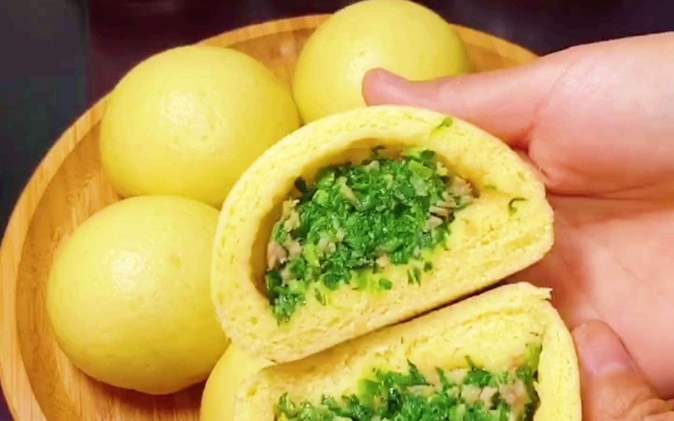 松软美味的玉米包子,奶奶最喜欢吃了~我要给她留着