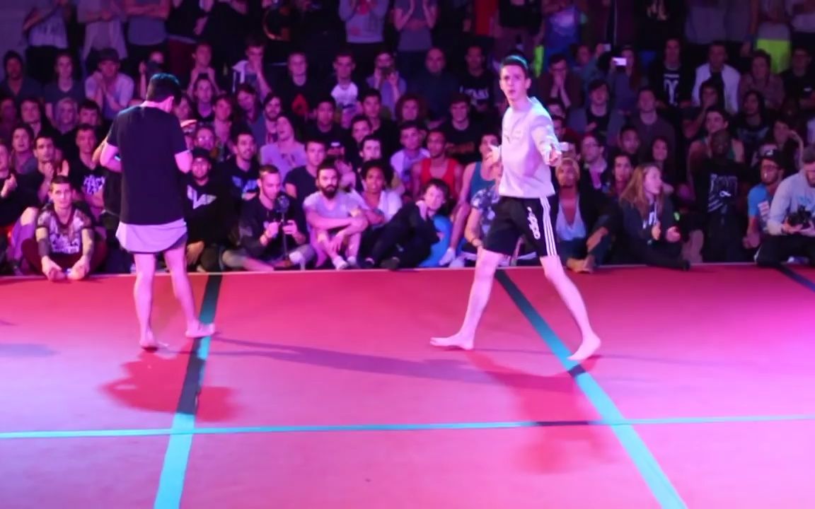 [图]非常精彩的一场Tricking斗技Hooked2015 Jacob Pinto vs Tristan Besombes