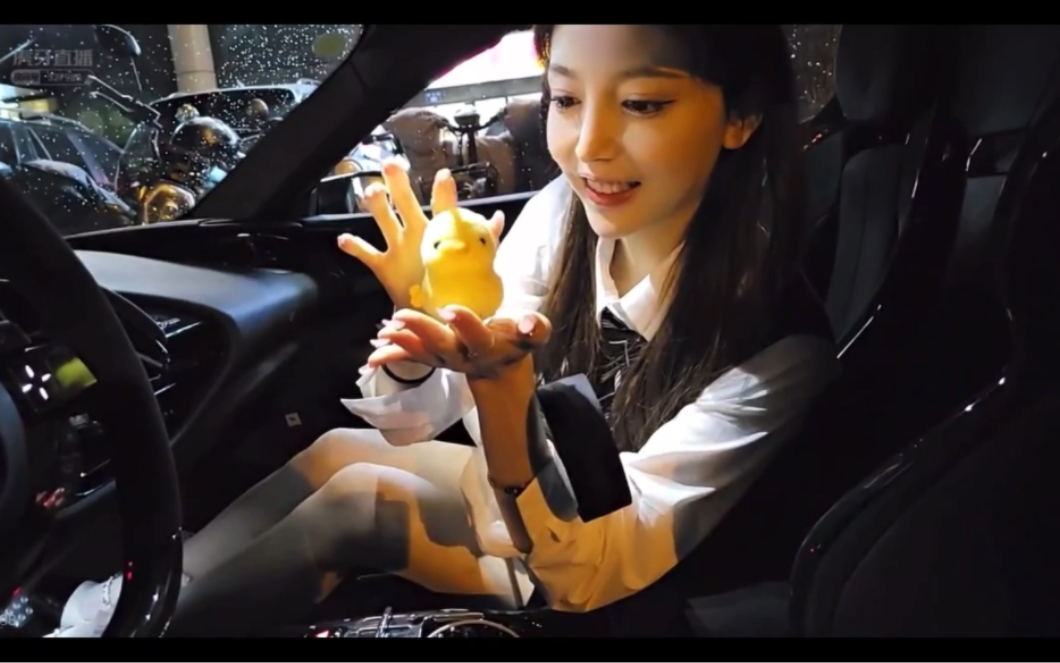 童呀"几天不见你怎么变舔狗了 "还害羞了 不过佳颖是真漂亮