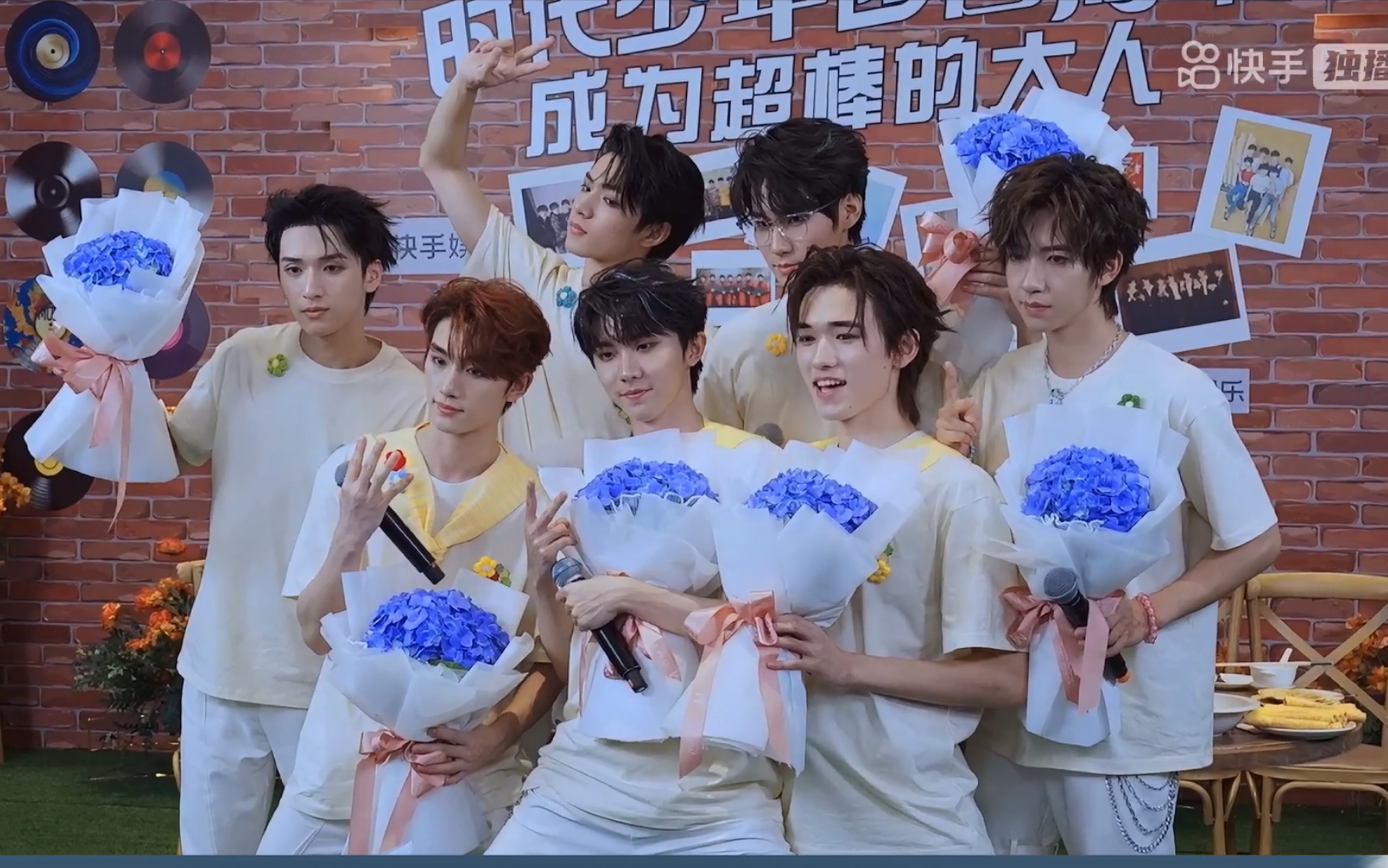 【时代少年团四周年快手直播】开场介绍 澳门特色吃播 演唱会感受