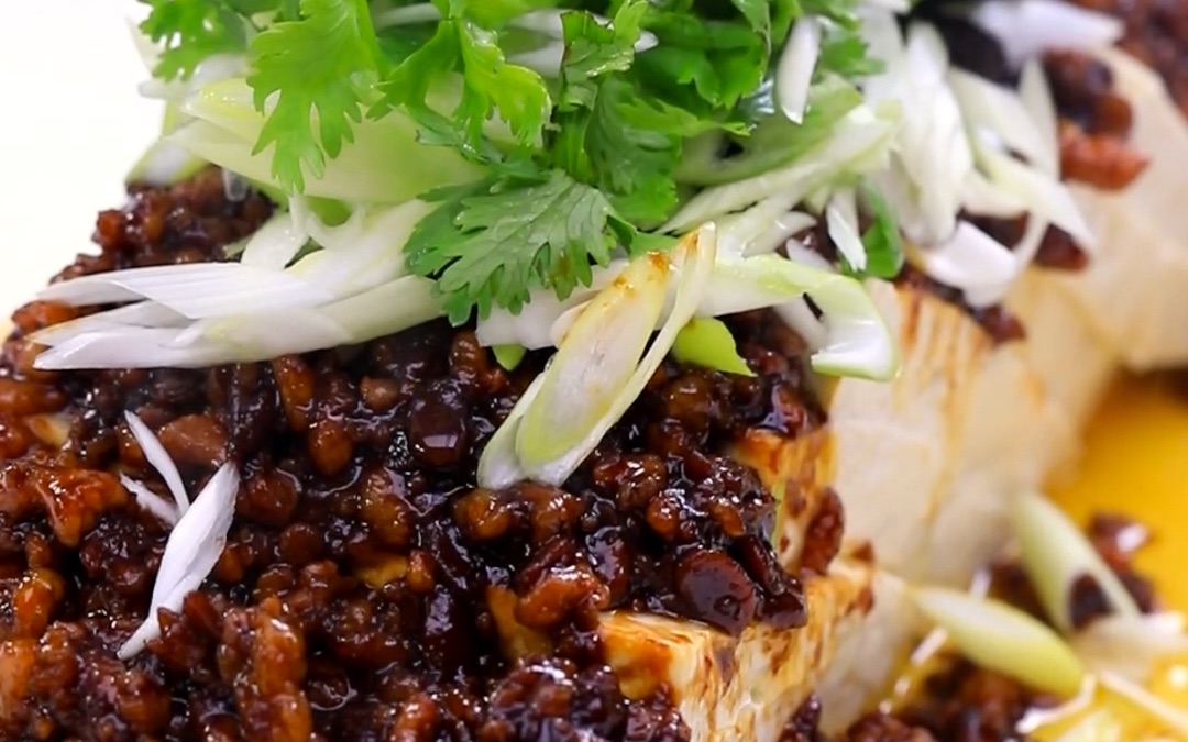 东北家常菜酱泼豆腐好吃的关键就在于不勾芡,自己在家做,肉多量大还