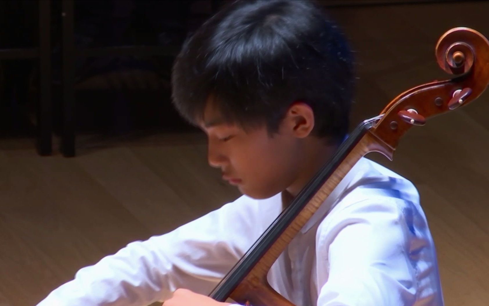 【夏商周大提琴】洛卡泰利 d大调奏鸣曲 第一乐章 演奏者:夏商周(13岁