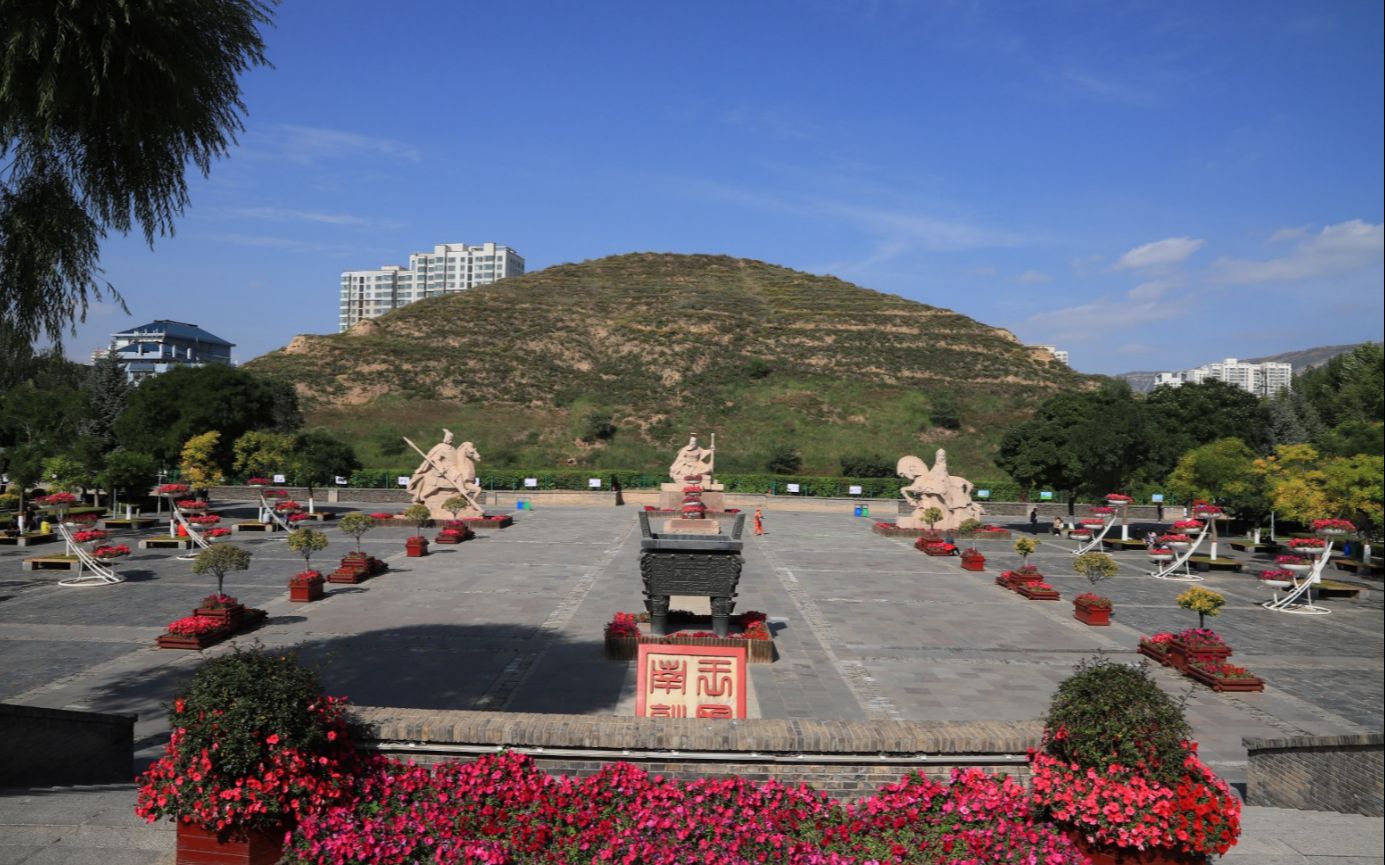 国庆时的西宁东关清真大寺虎台遗址人民公园