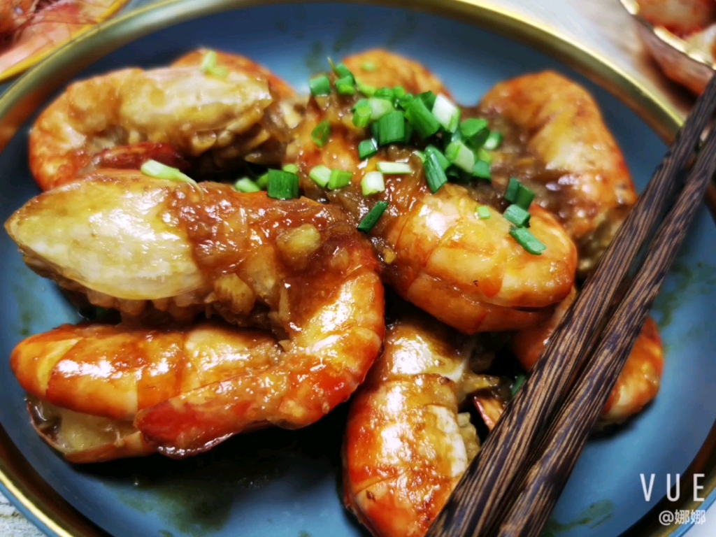 在b站学做了个芥末蒜蓉大头虾给妈妈吃